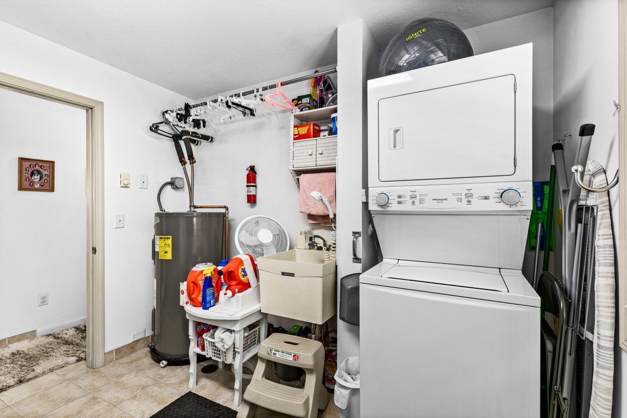 1424 E Skyline Parkway Property Photo 42