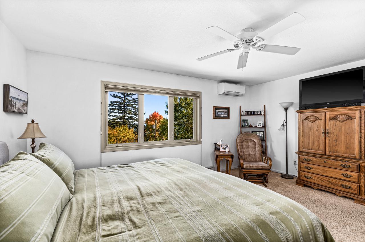 1424 E Skyline Parkway Property Photo 49
