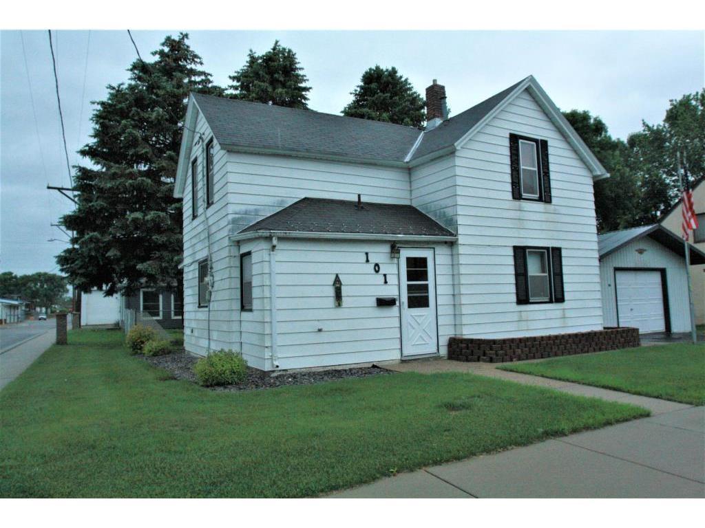 101 Cedar Avenue N Property Photo 1