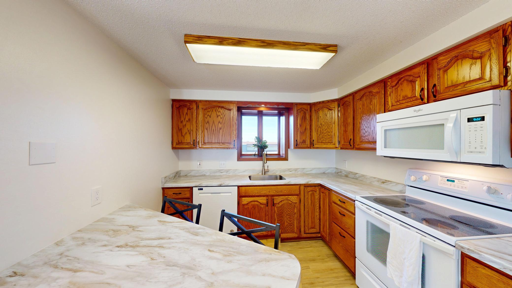 808 Lake Chapeau Drive 201 Property Photo 6
