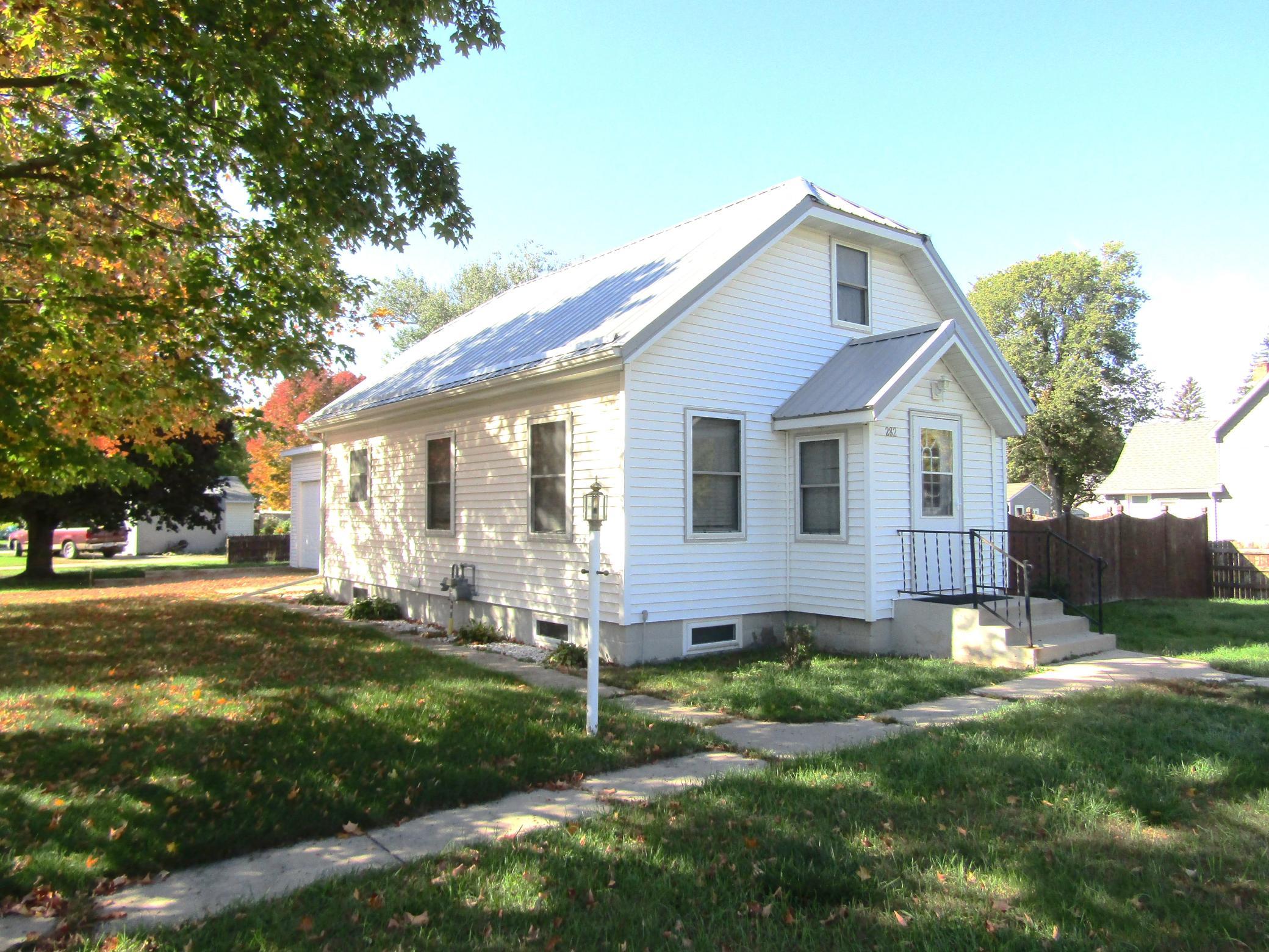 282 2nd Street Property Photo 1