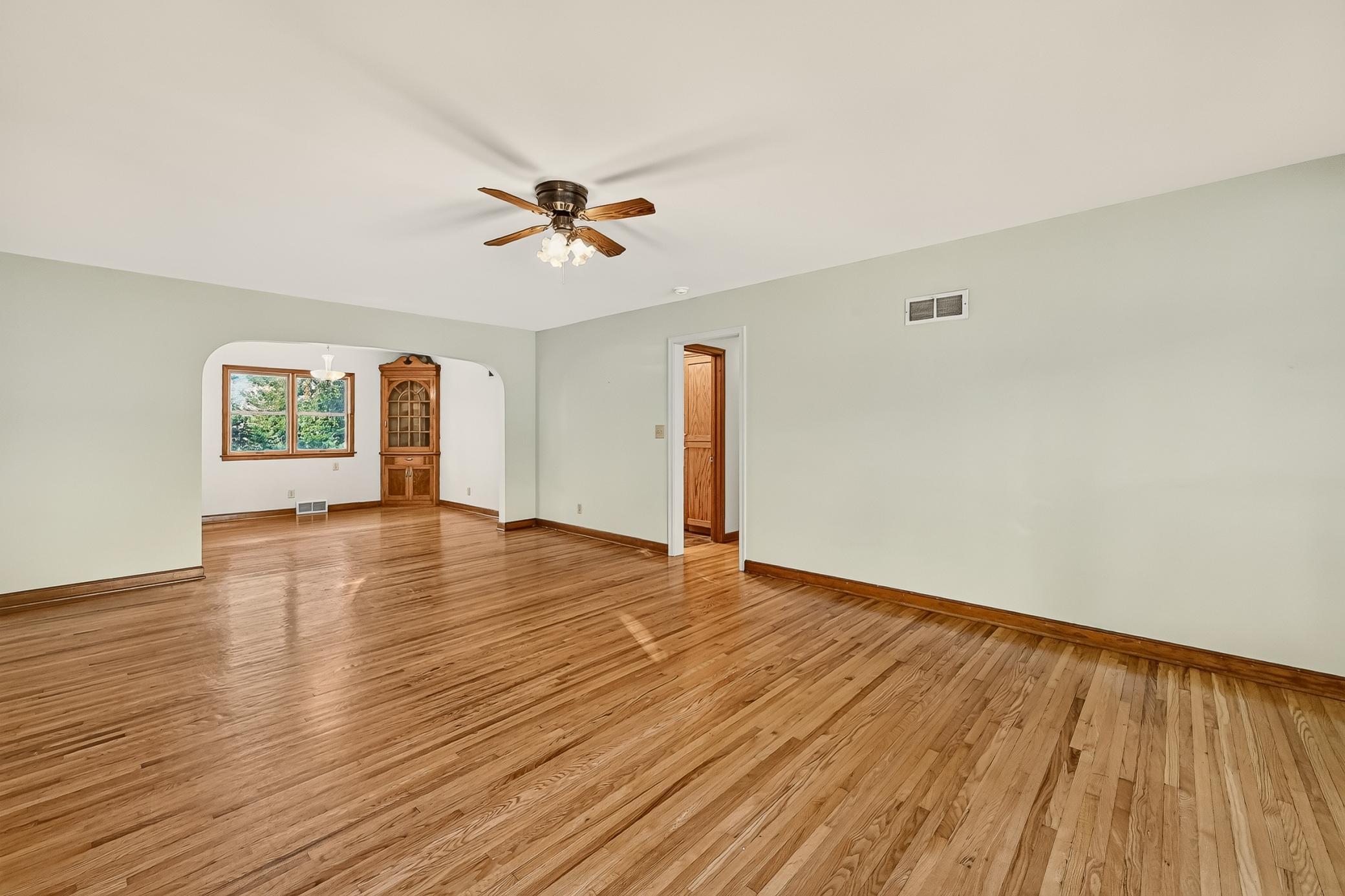 307 2nd Avenue Nw Property Photo 6