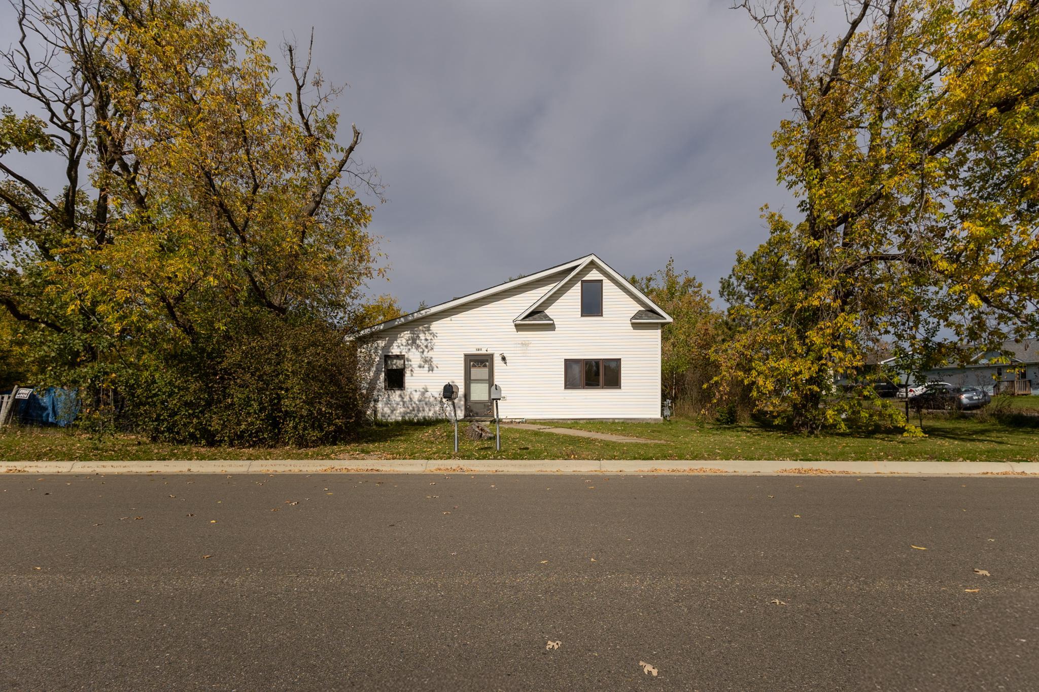 1311 3rd Street Se Property Photo 3