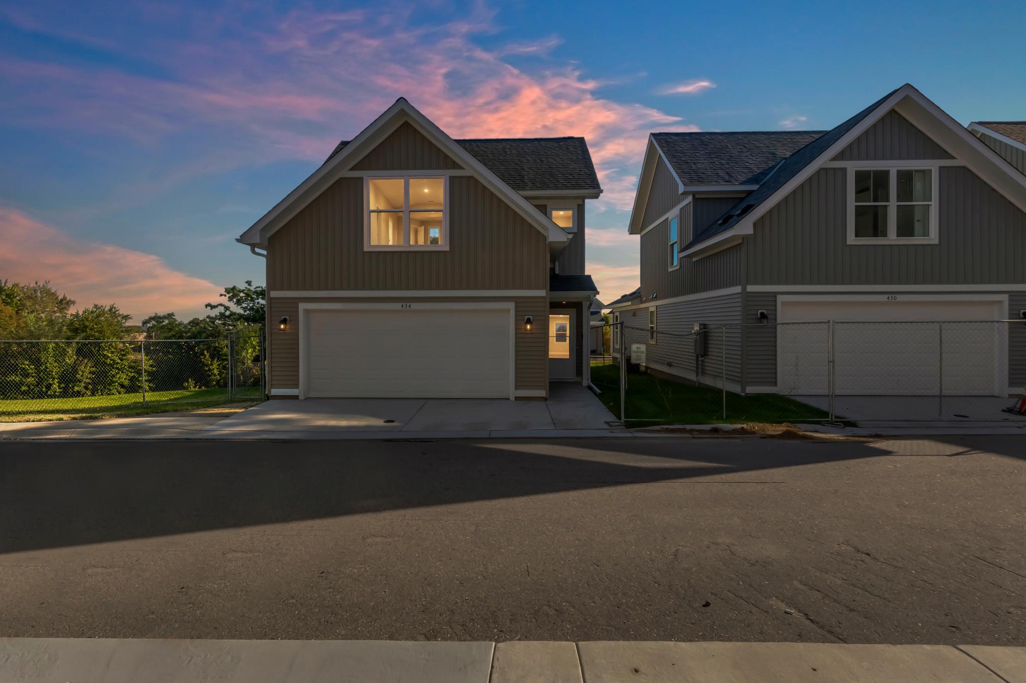430 Rivoli Drive Property Photo 1
