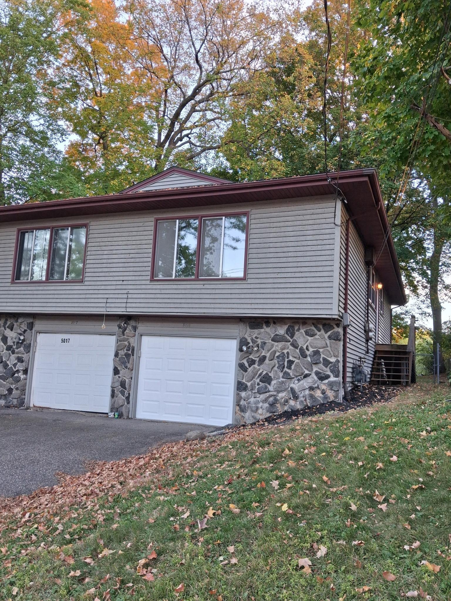 5017-5019 Shoreline Drive Property Photo 1