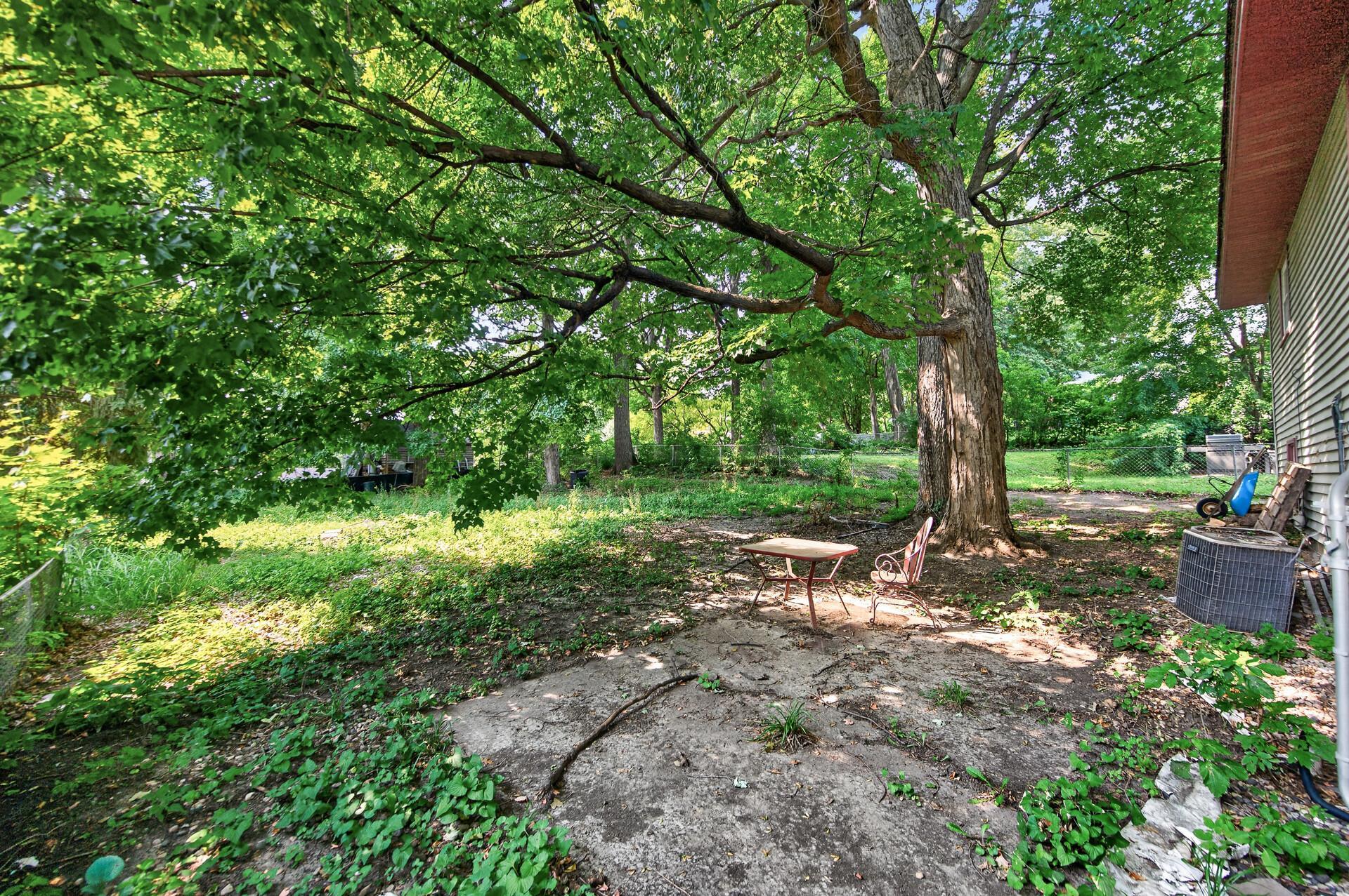 5017-5019 Shoreline Drive Property Photo 3