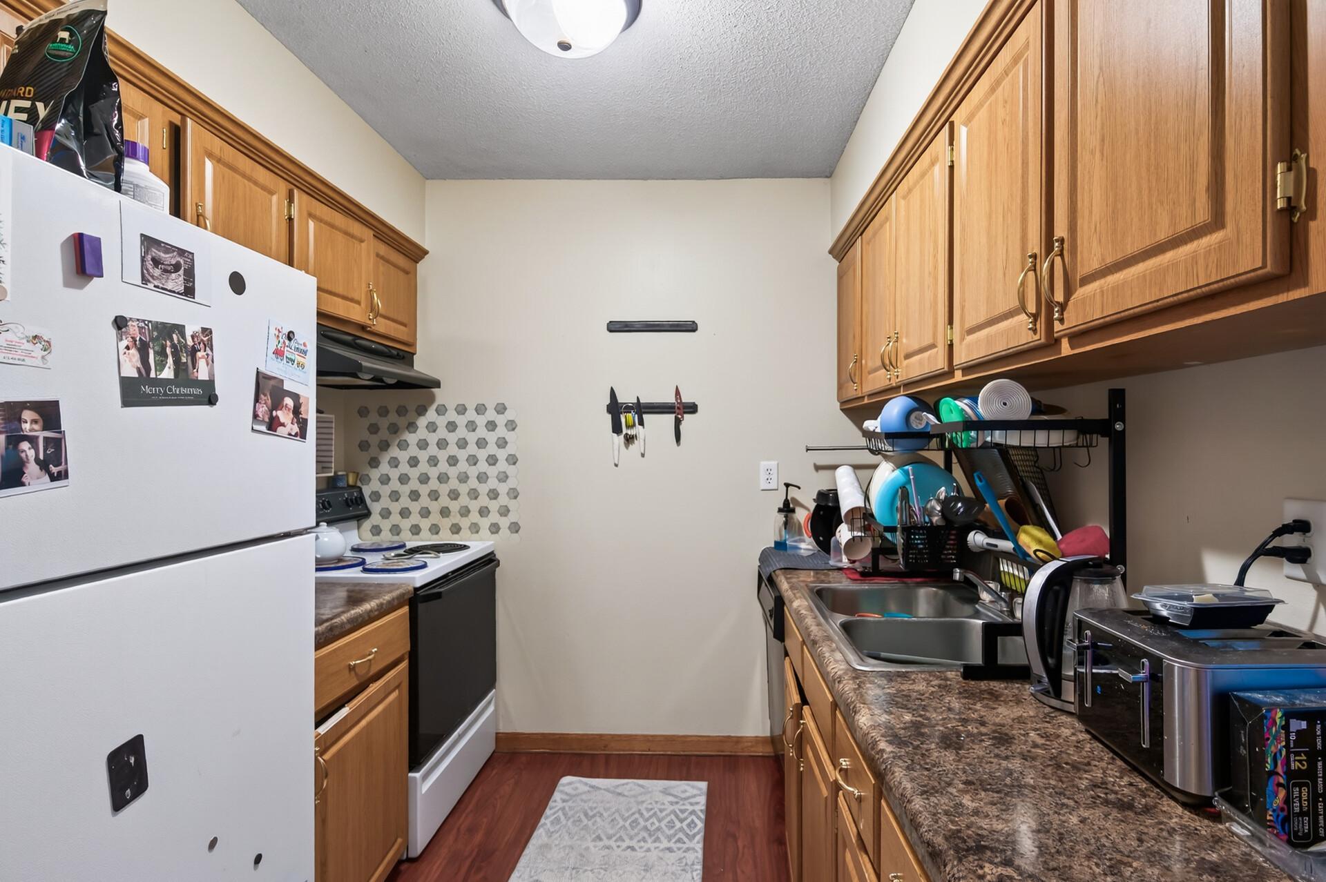 5017-5019 Shoreline Drive Property Photo 11
