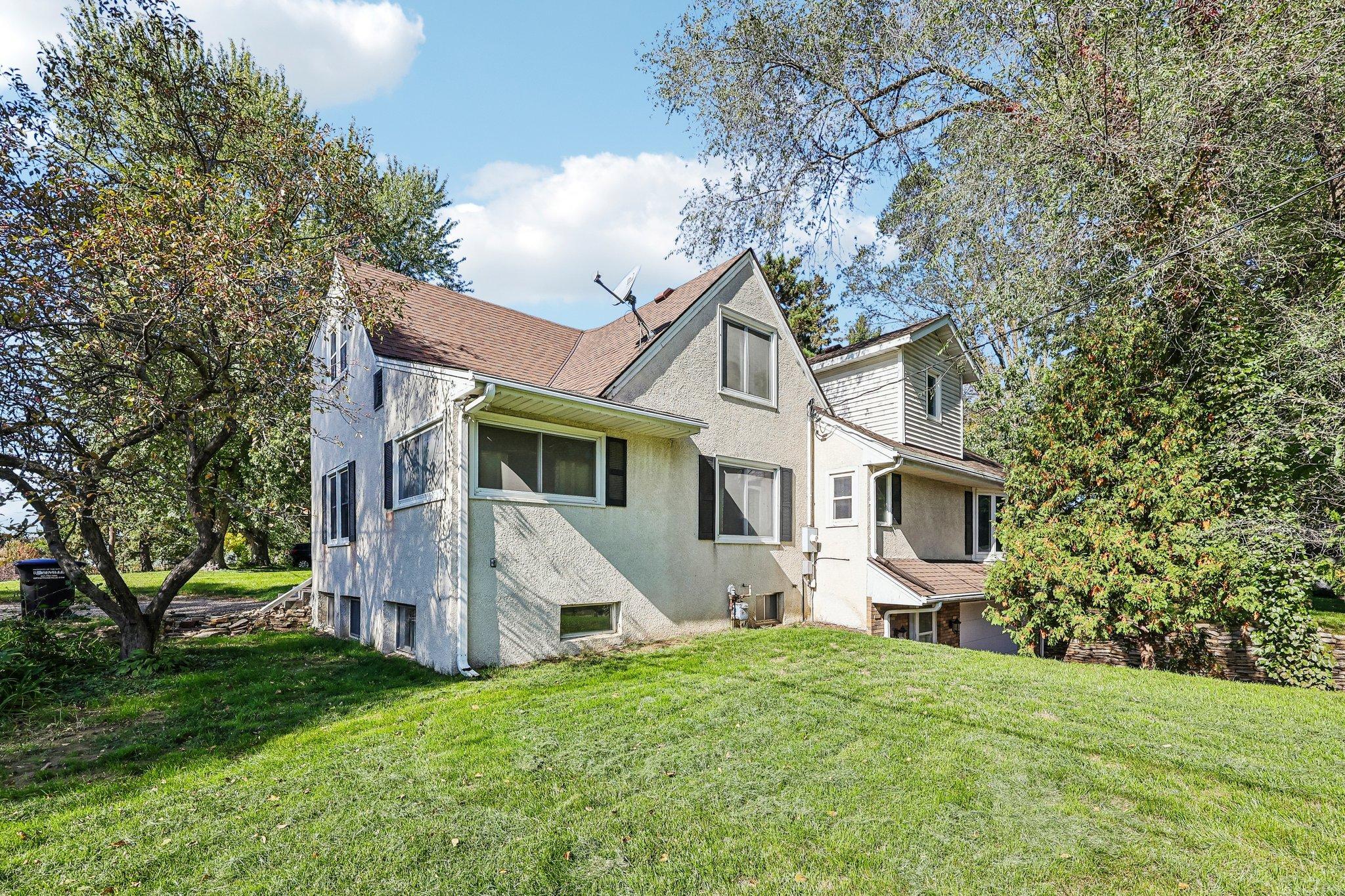 2347 Western Avenue N Property Photo 1