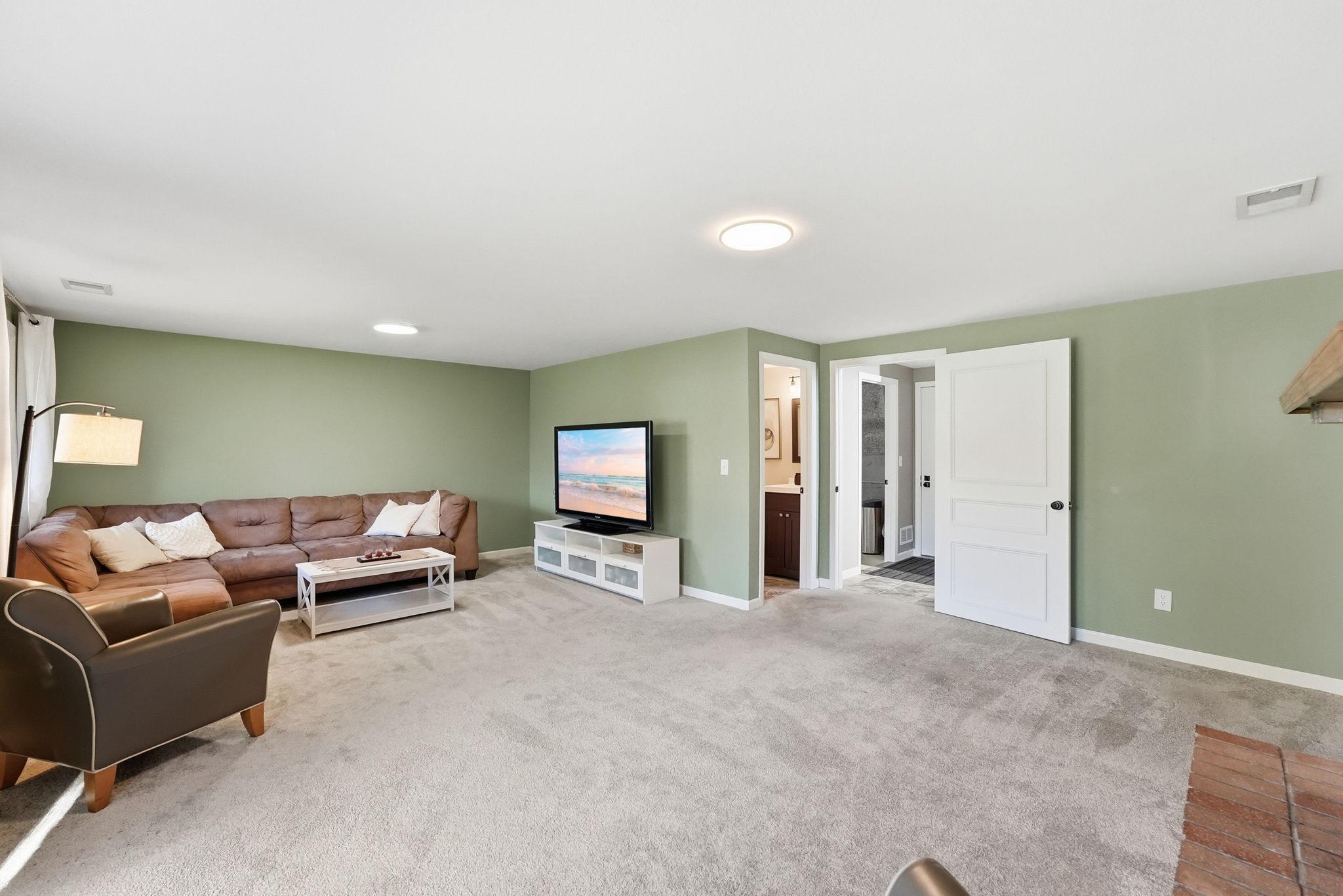 4492 Clover Lane Property Photo 14