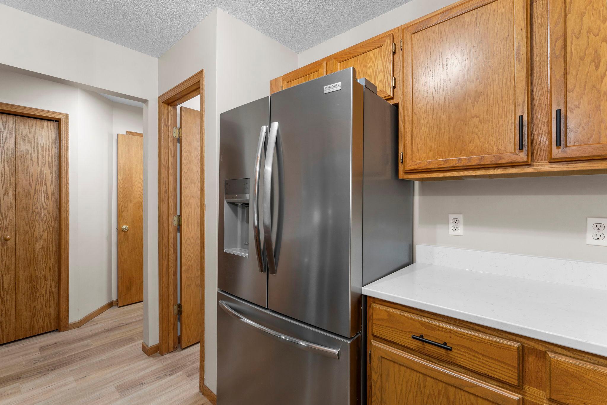 10930 Colorado Avenue N Property Photo 11