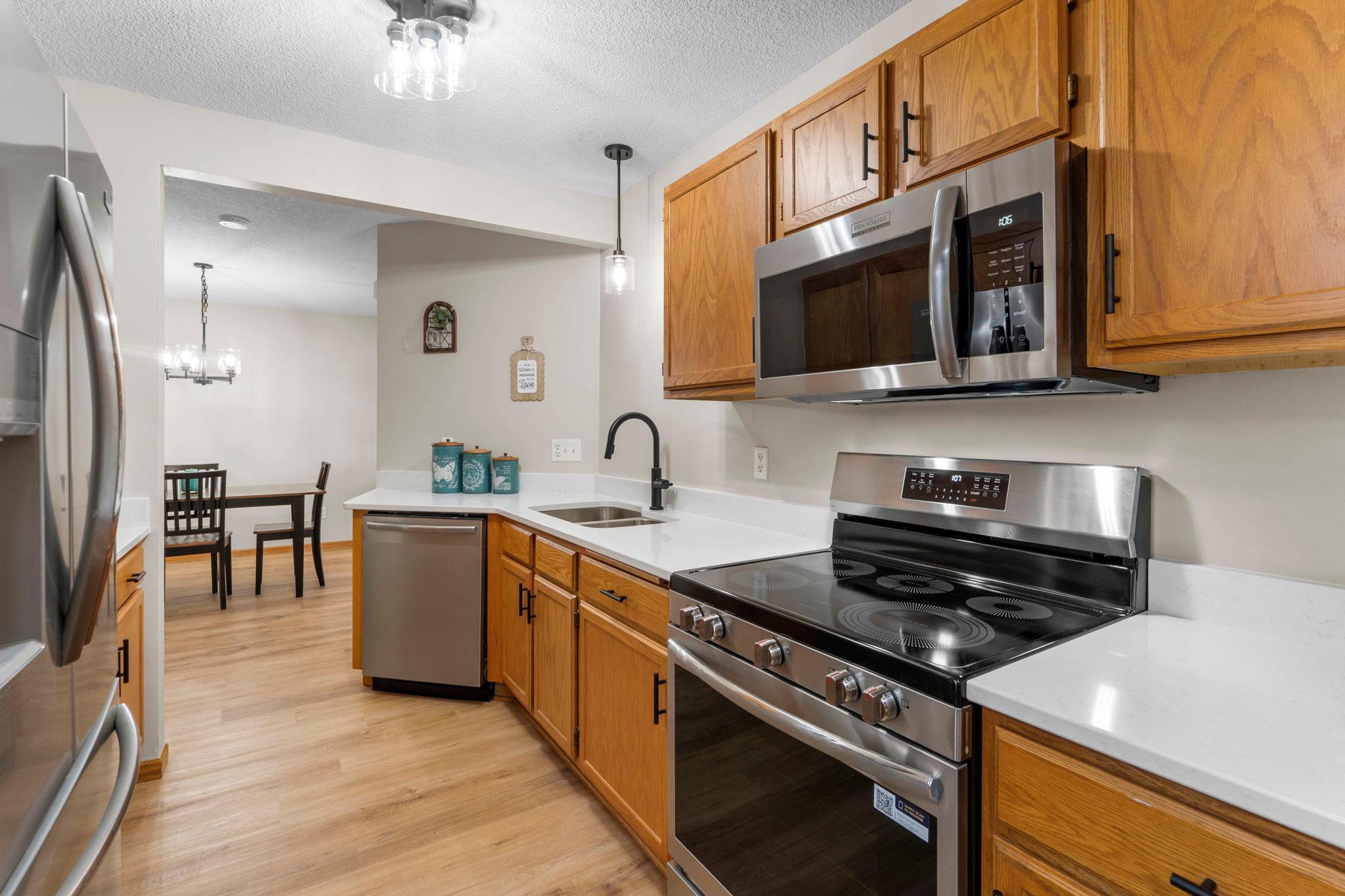 10930 Colorado Avenue N Property Photo 12