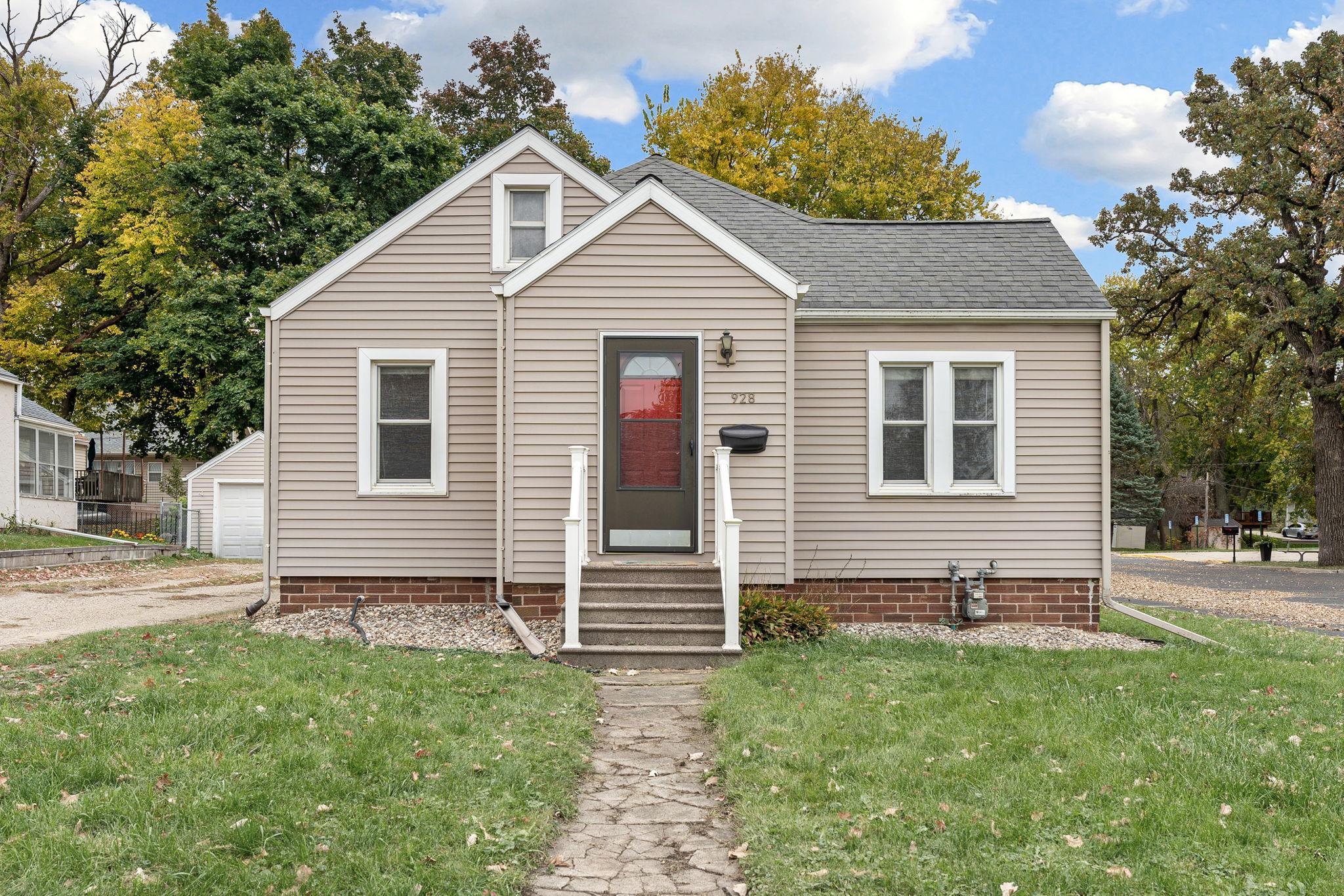 928 Bridge Avenue Property Photo 1