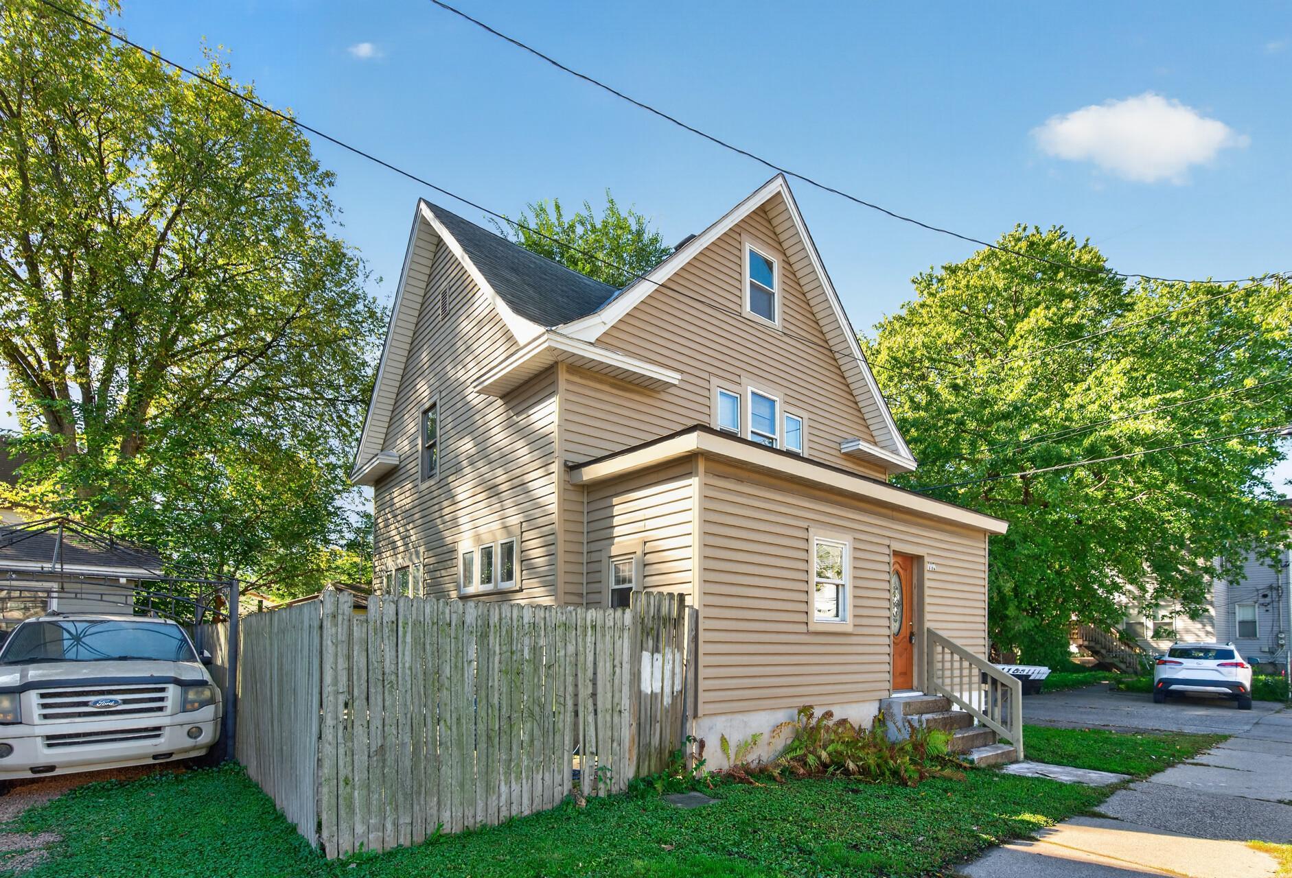 115 E 35th Street Property Photo 1