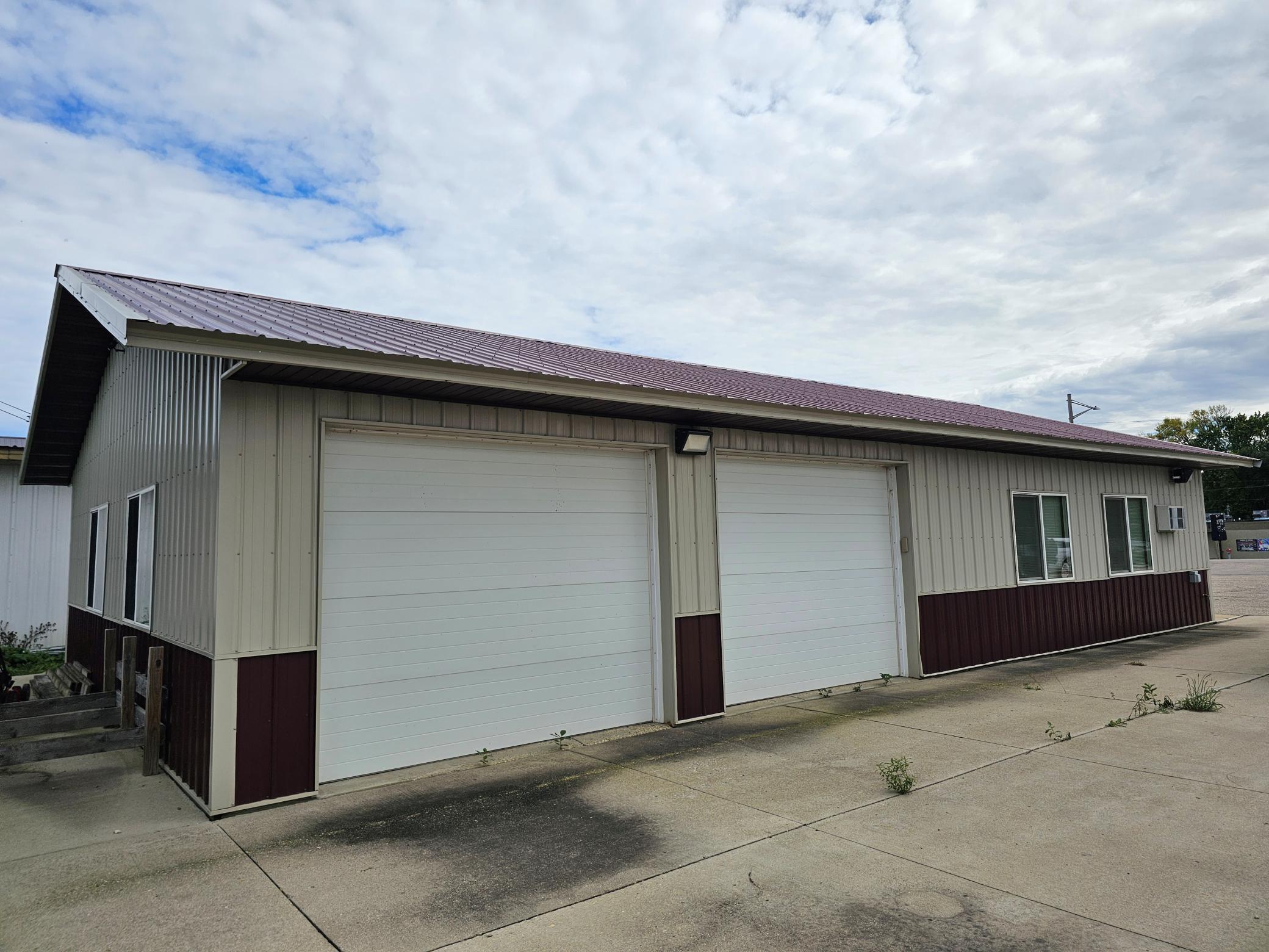 1017 Hwy 12 E Property Photo 3