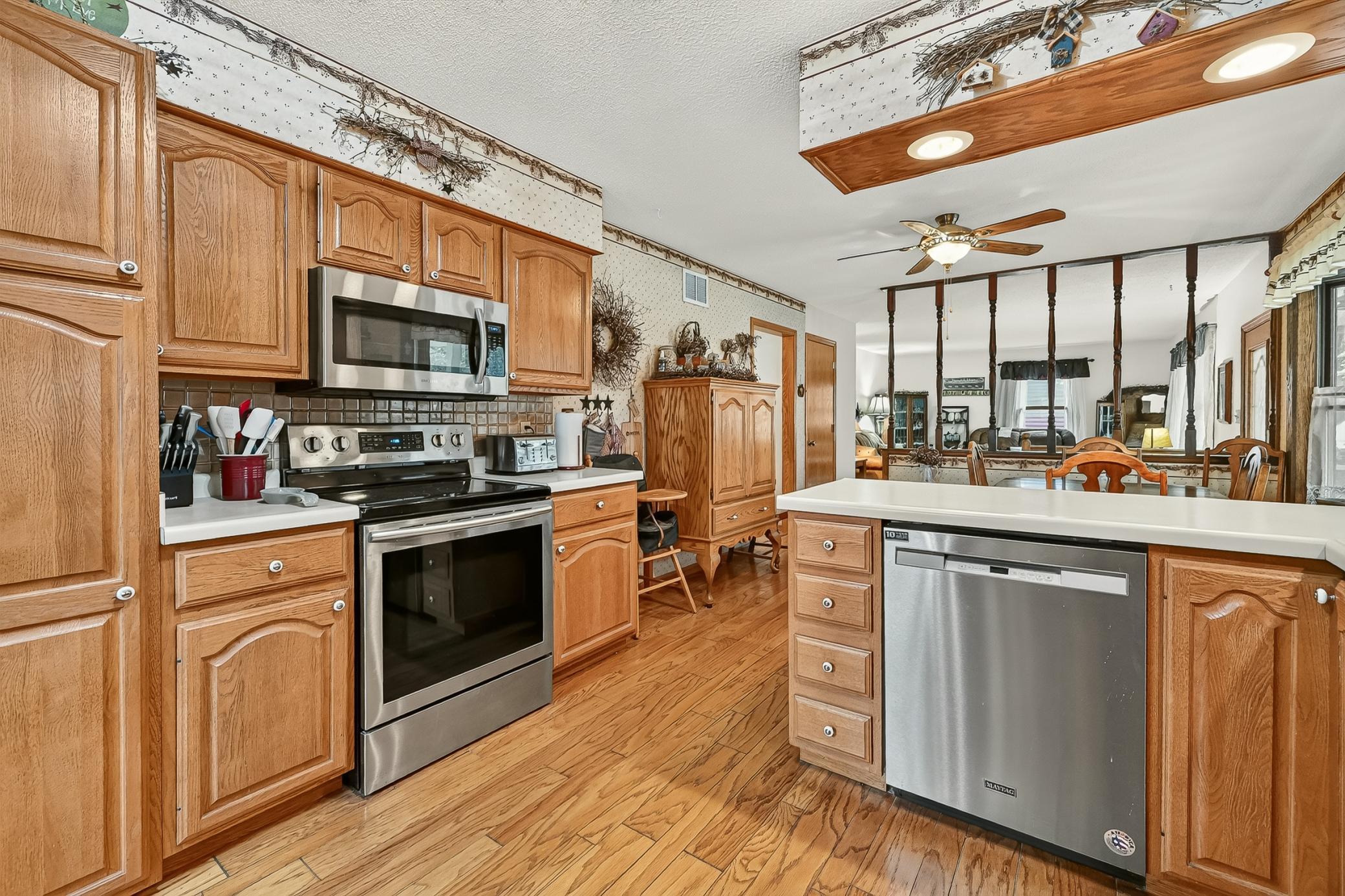 501 Brins Court Se Property Photo 8