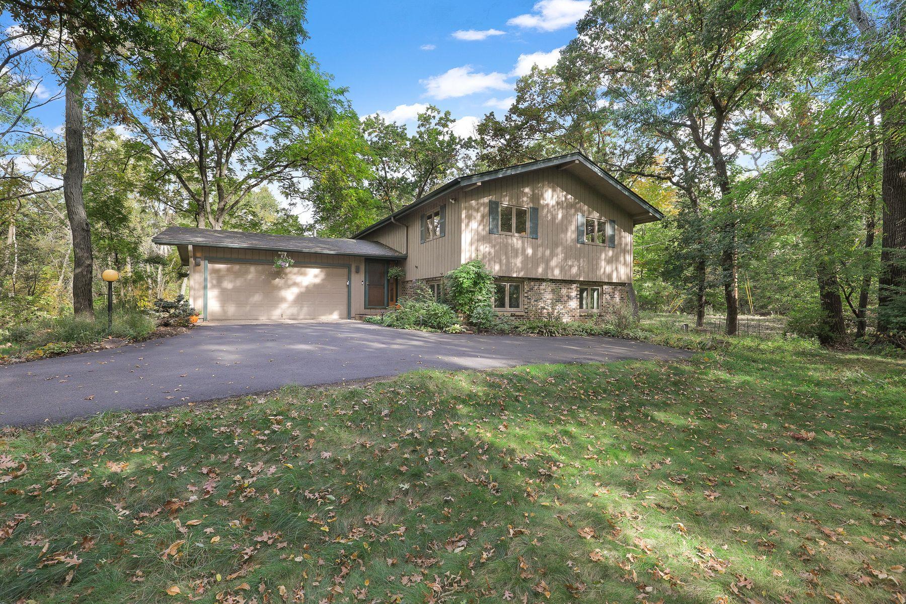 8 Woodhill Lane Property Photo 1