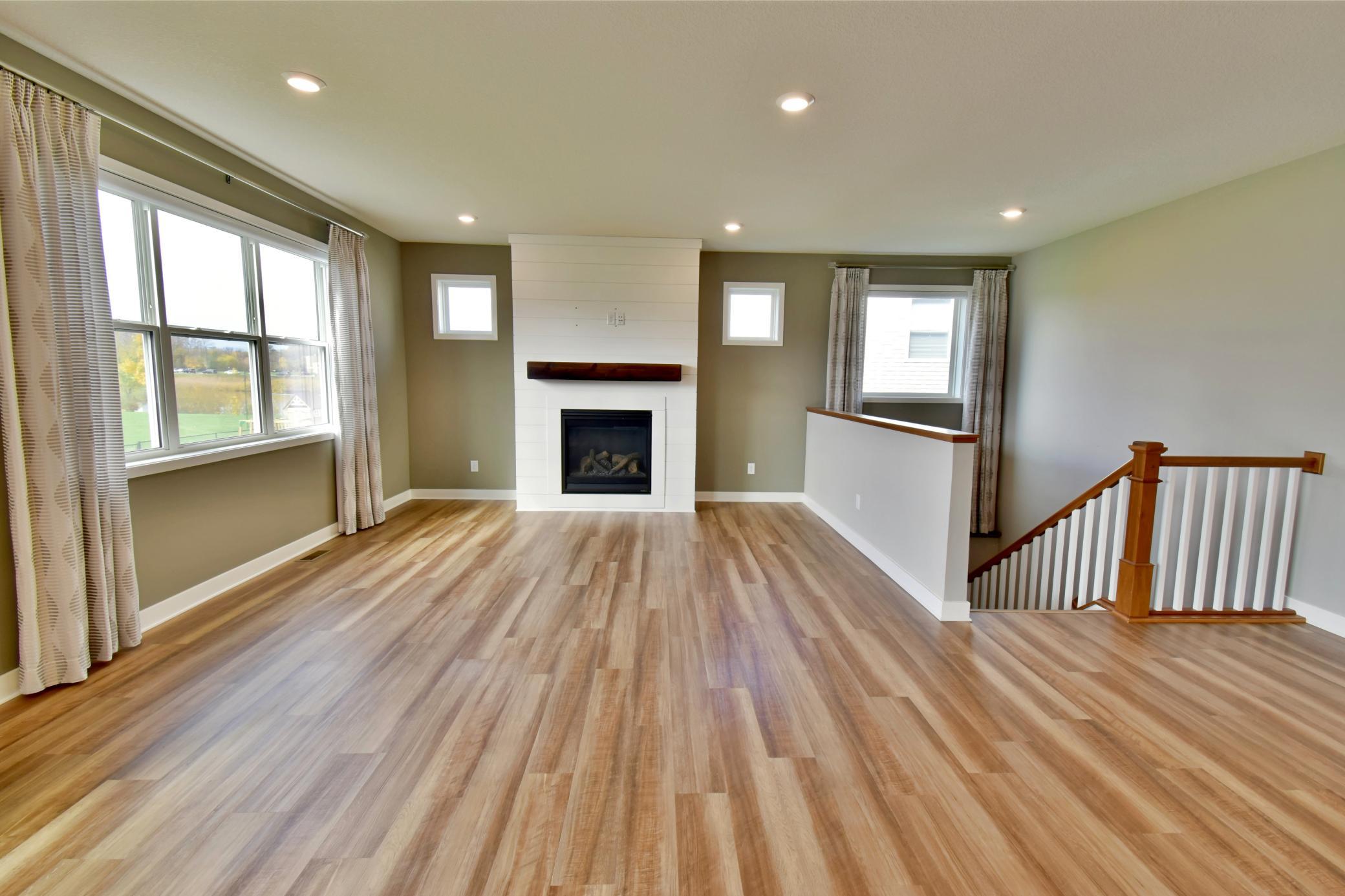 5237 Jansen Avenue Ne Property Photo 6