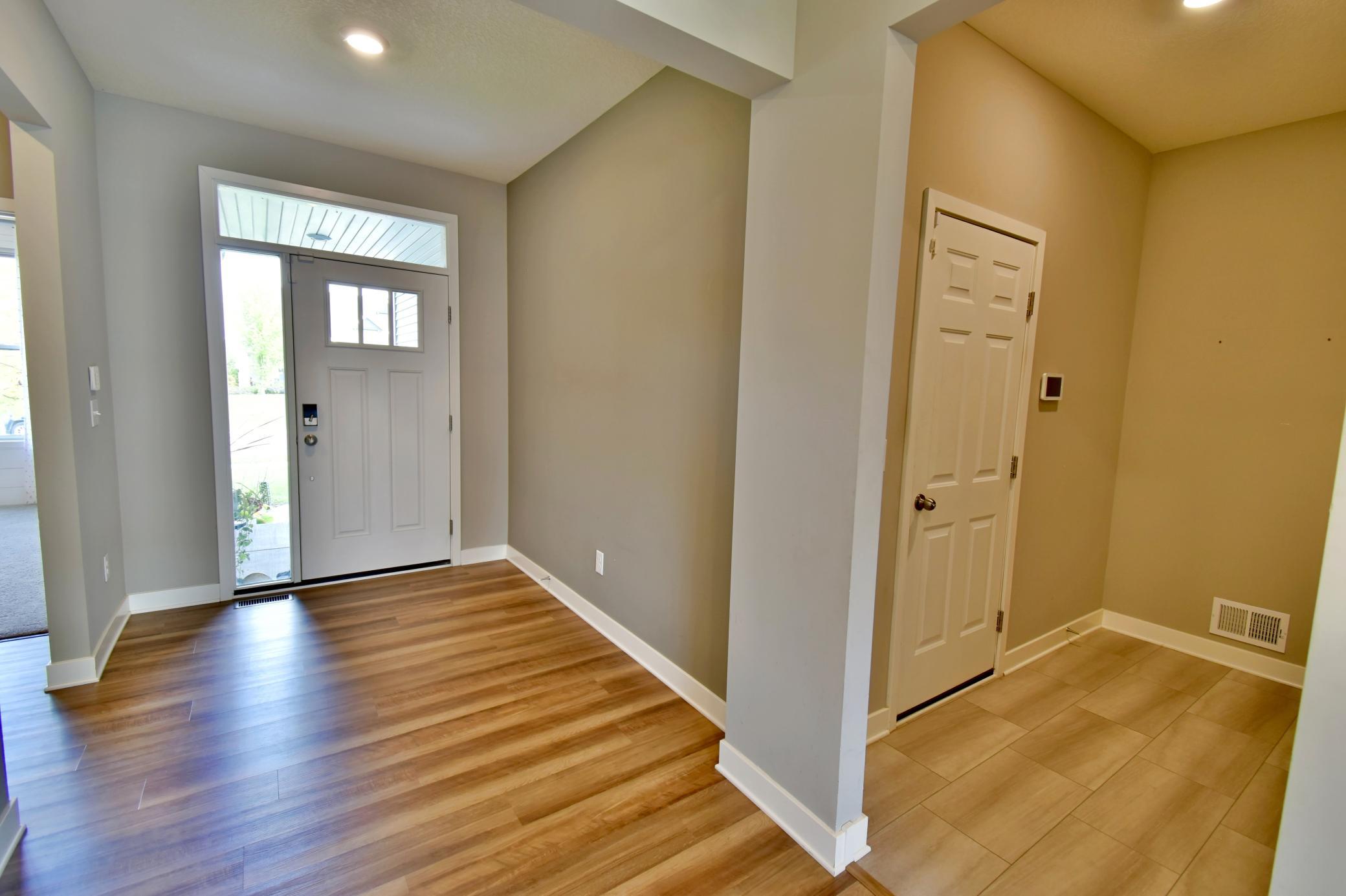 5237 Jansen Avenue Ne Property Photo 7