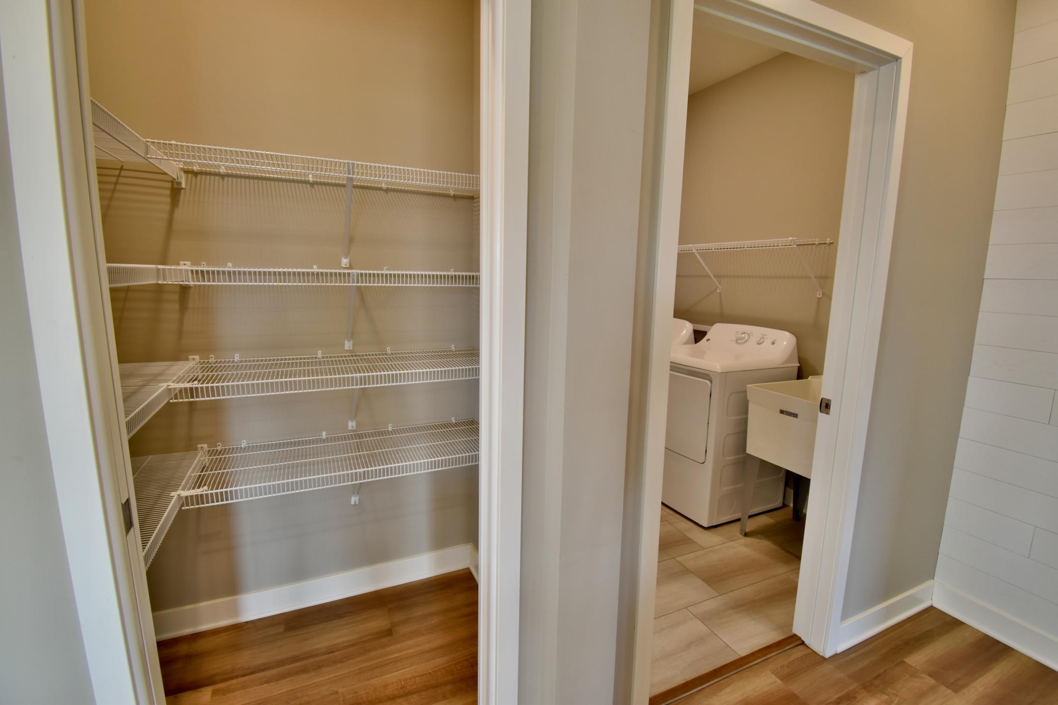 5237 Jansen Avenue Ne Property Photo 8