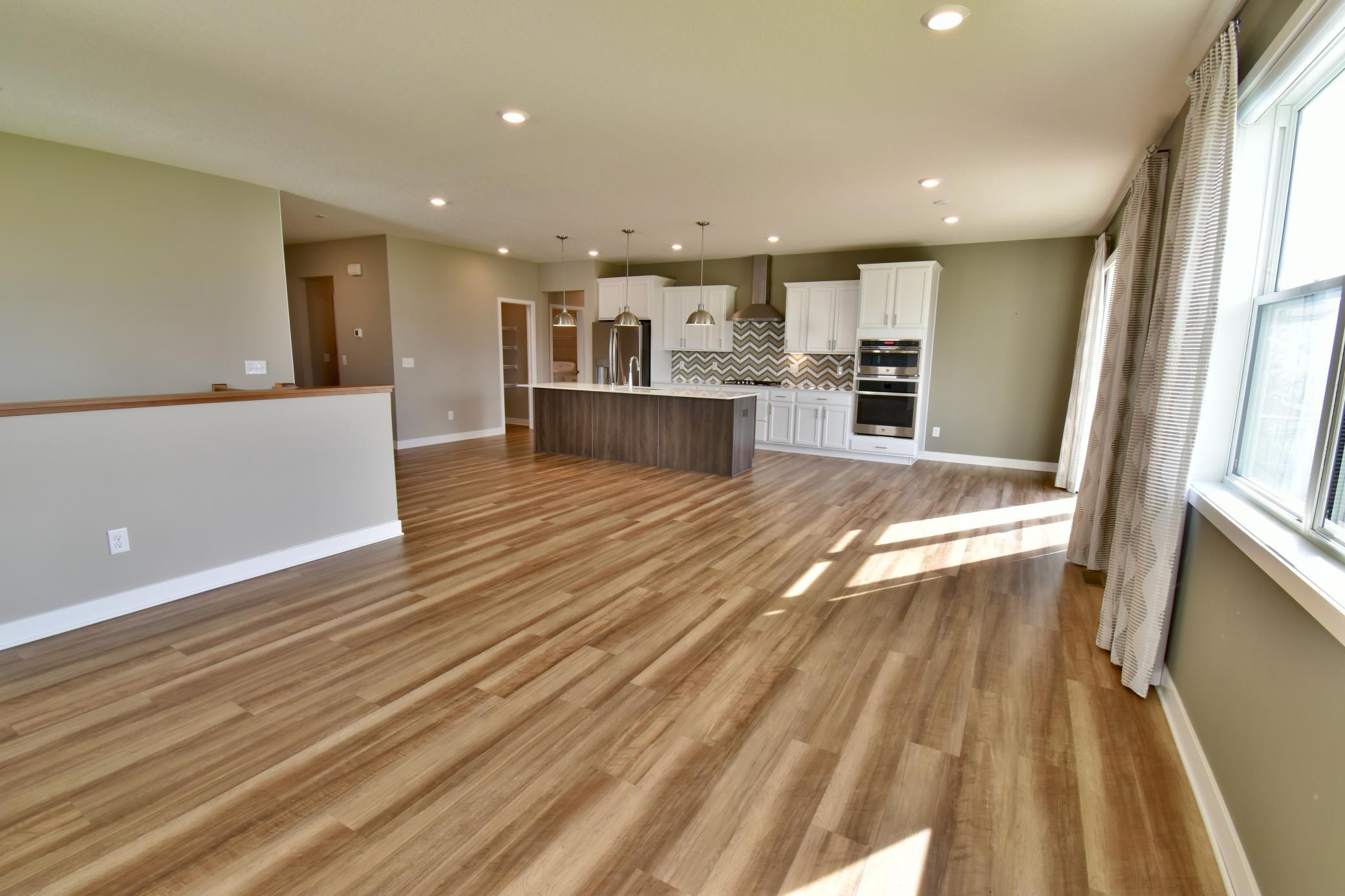 5237 Jansen Avenue Ne Property Photo 9