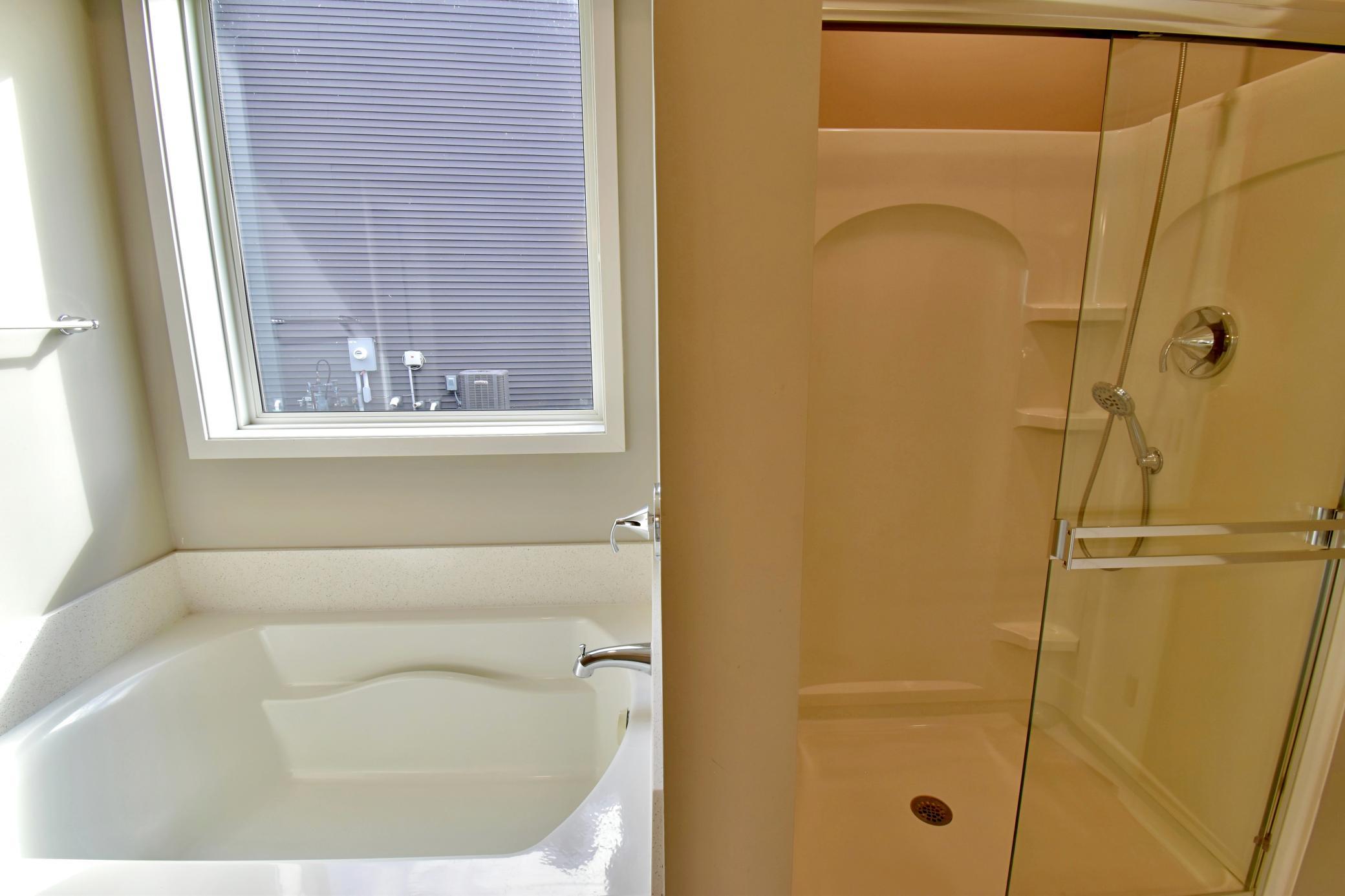 5237 Jansen Avenue Ne Property Photo 15