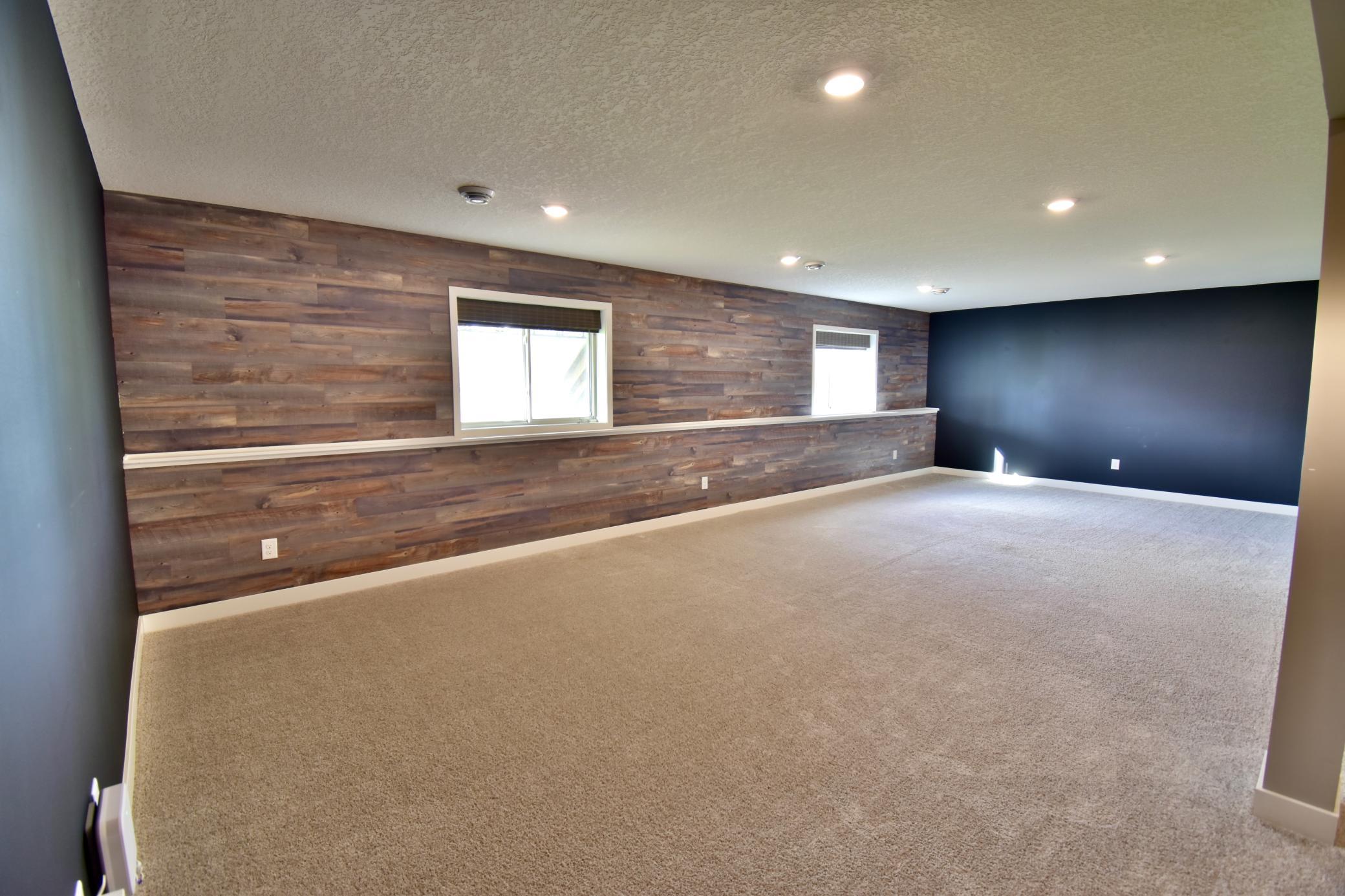 5237 Jansen Avenue Ne Property Photo 28