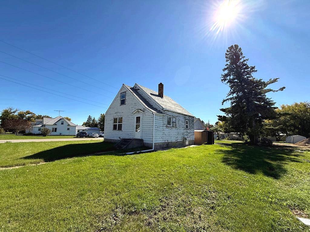 221 Minnesota Avenue E Property Photo 1