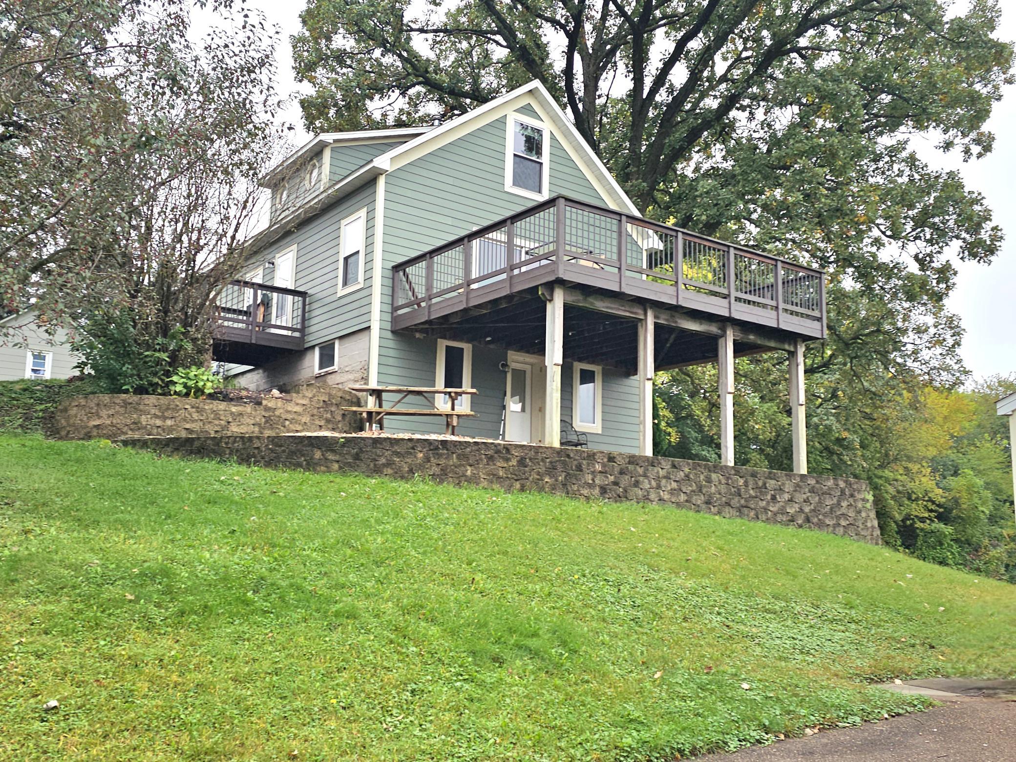 414 N Grove Street Property Photo 1