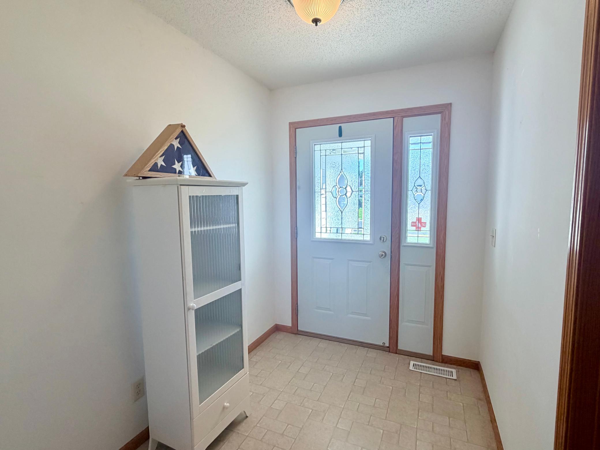413 Circle View Drive Property Photo 5