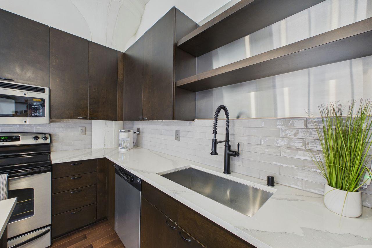618 Washington Ave N 302 Property Photo 8