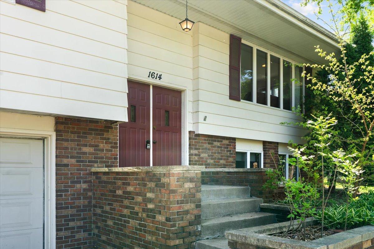 1614 12th Avenue Se Property Photo 2