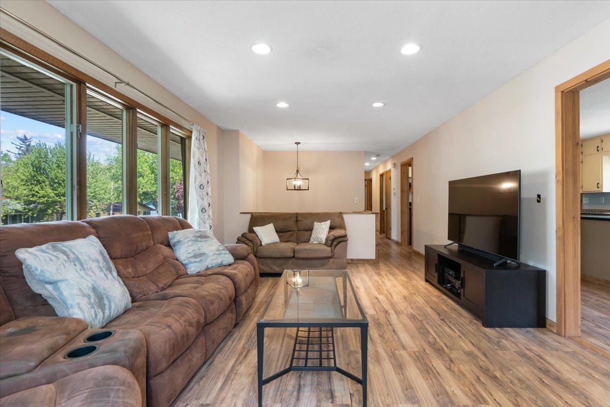 1614 12th Avenue Se Property Photo 8