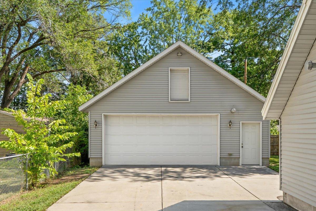 1284 12th Avenue N Property Photo 3