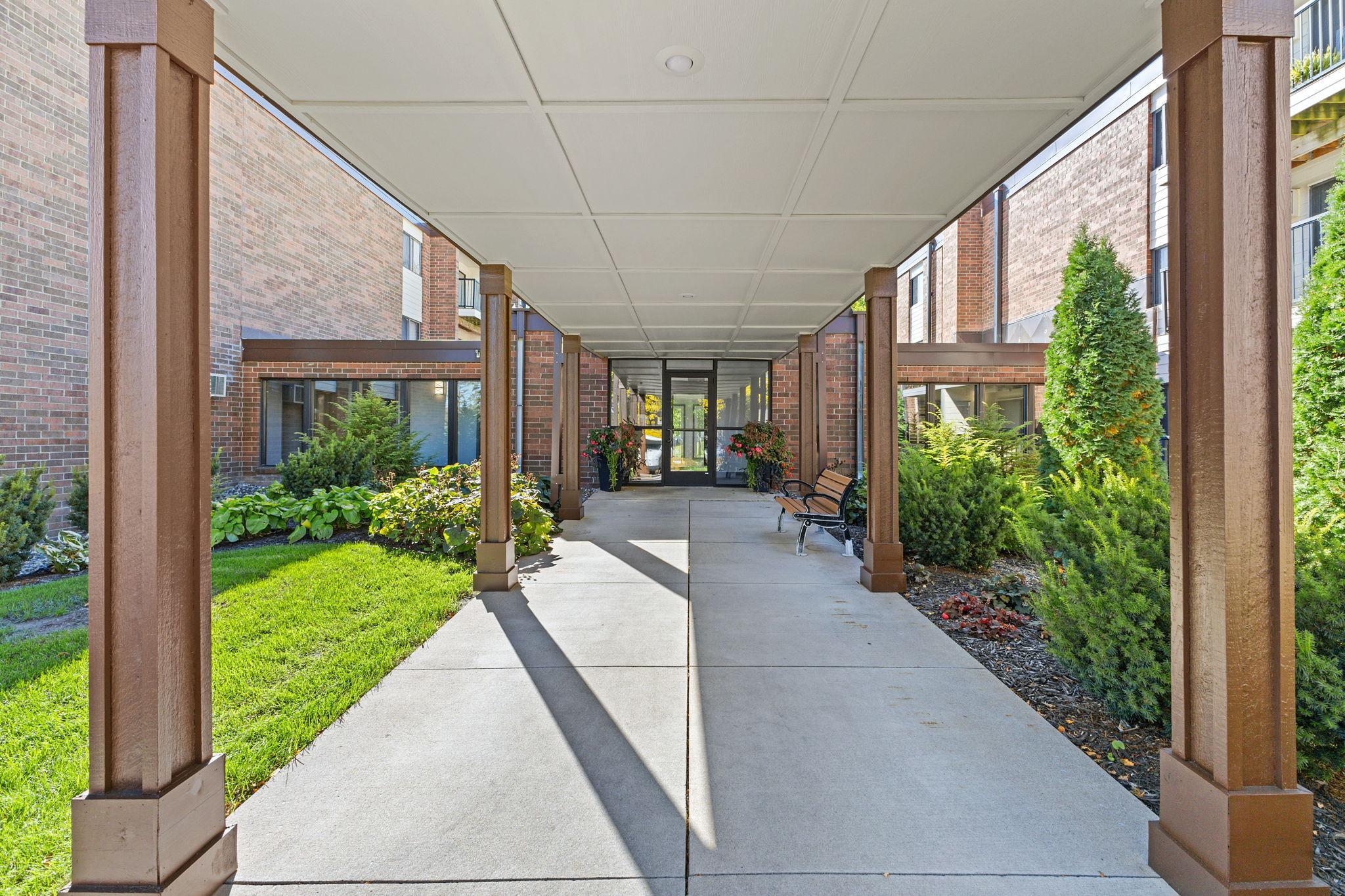 4 Pine Tree Drive 314 Property Photo 3