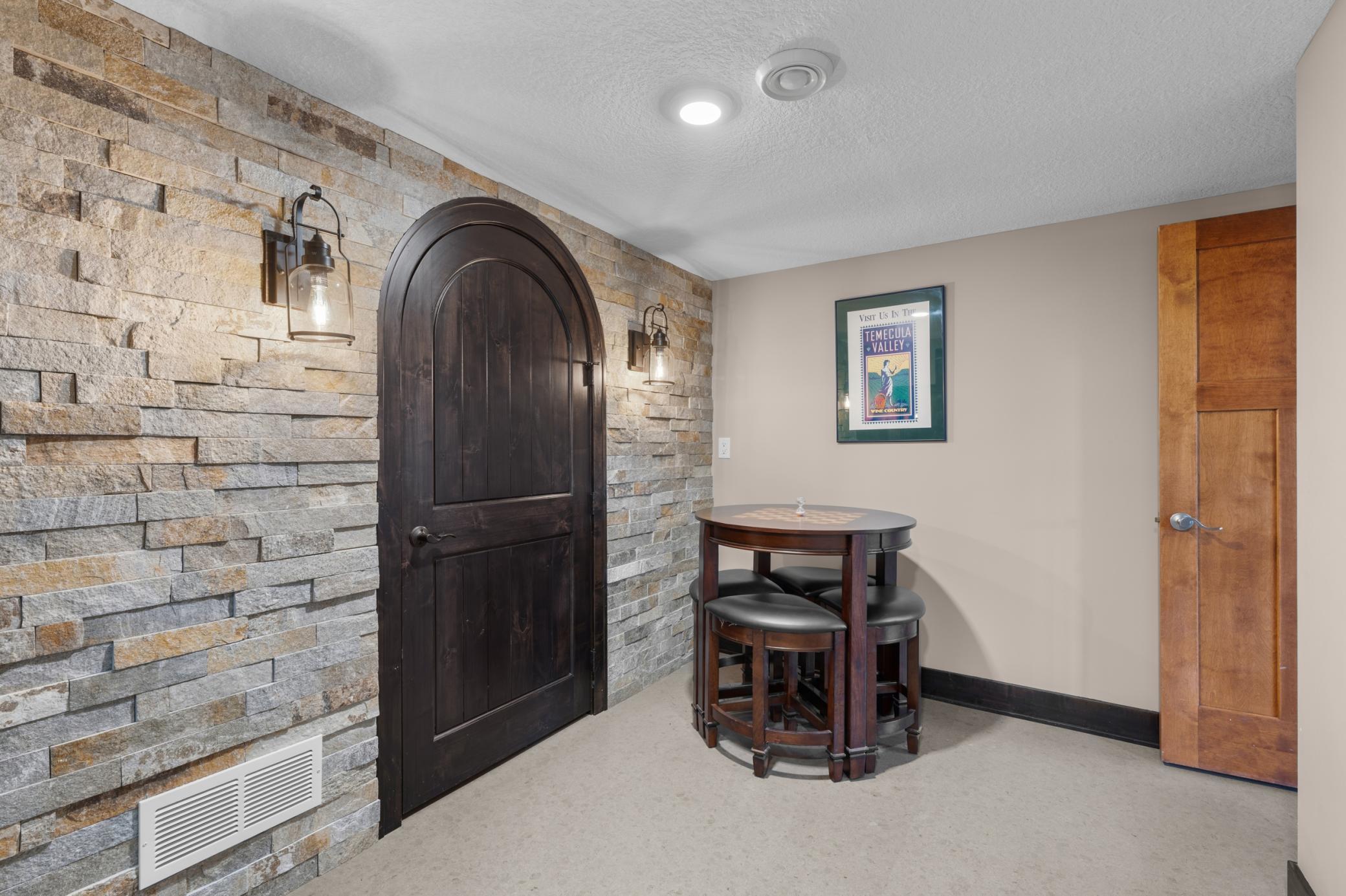 1502 Epperstone Enclave Ne Property Photo 44