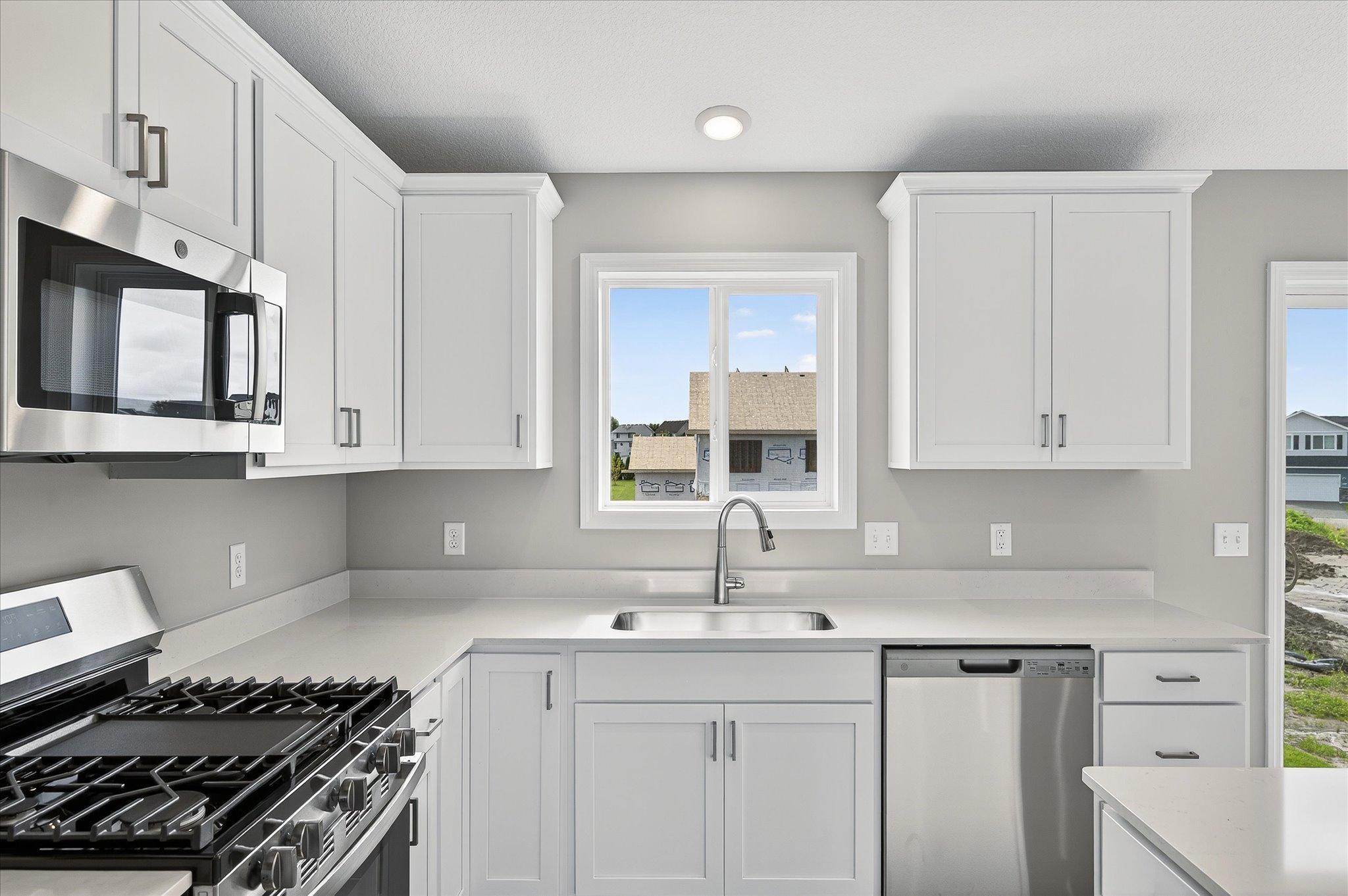 1748 Squirrel Way Property Photo 15