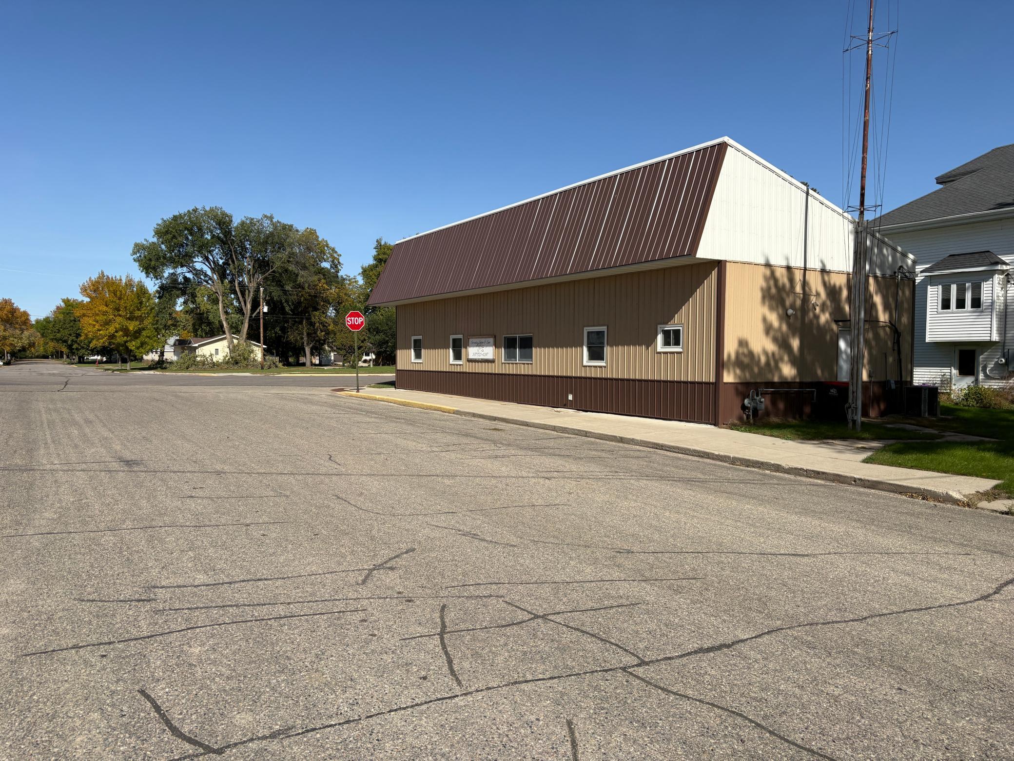 266 Second Avenue W Property Photo 2
