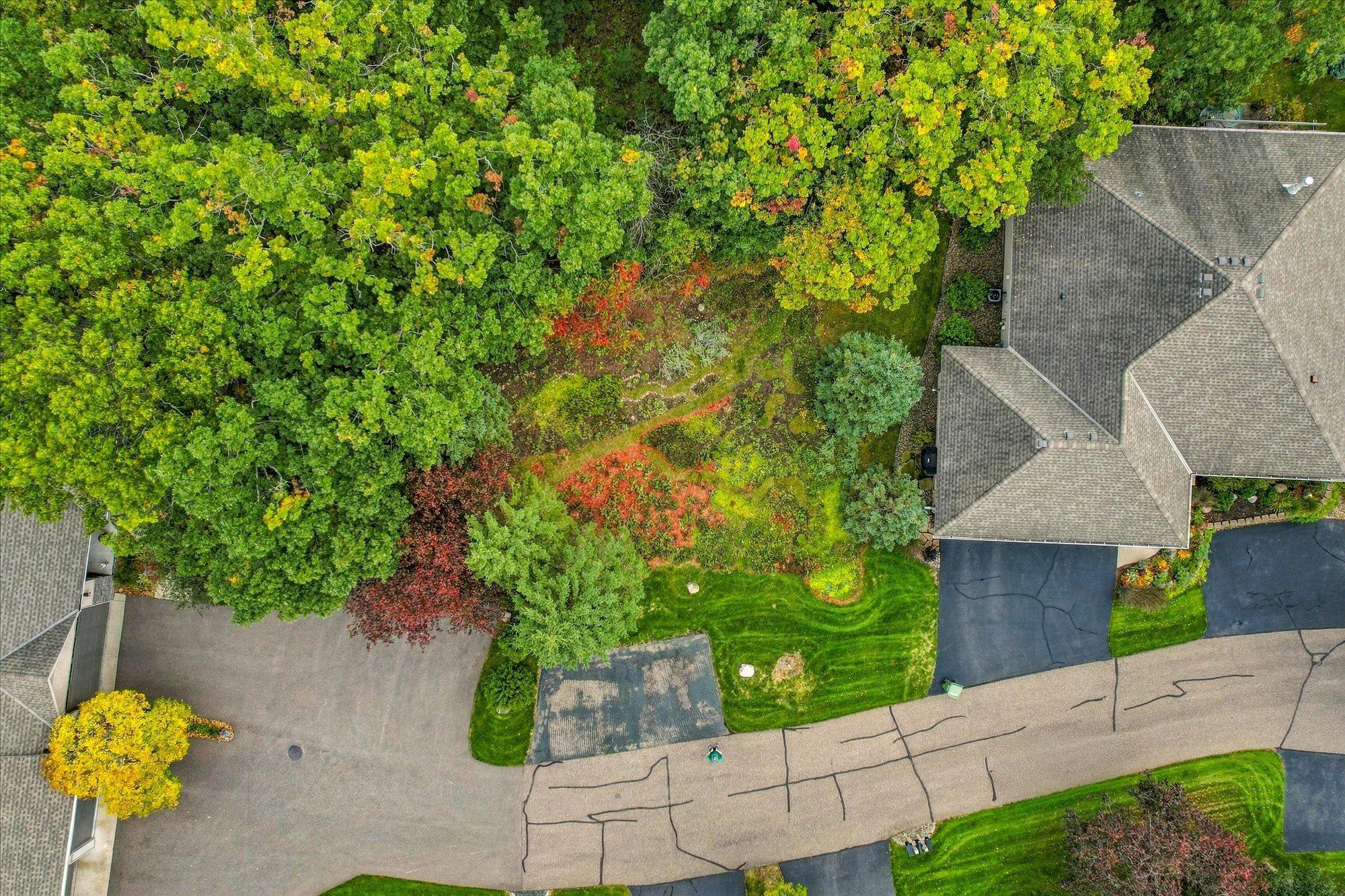 5 Summit Property Photo 8