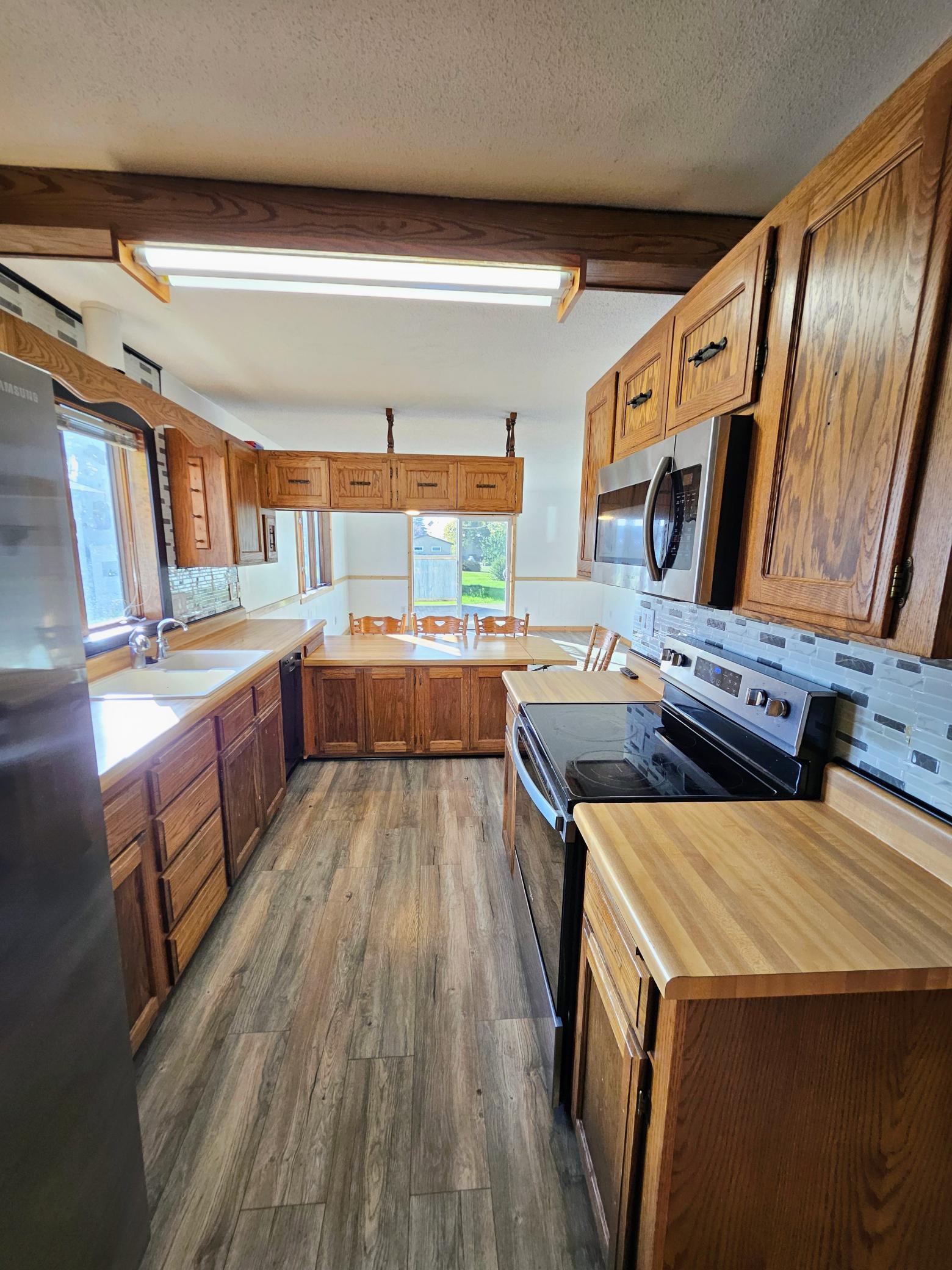 312 Melby Avenue Property Photo 9