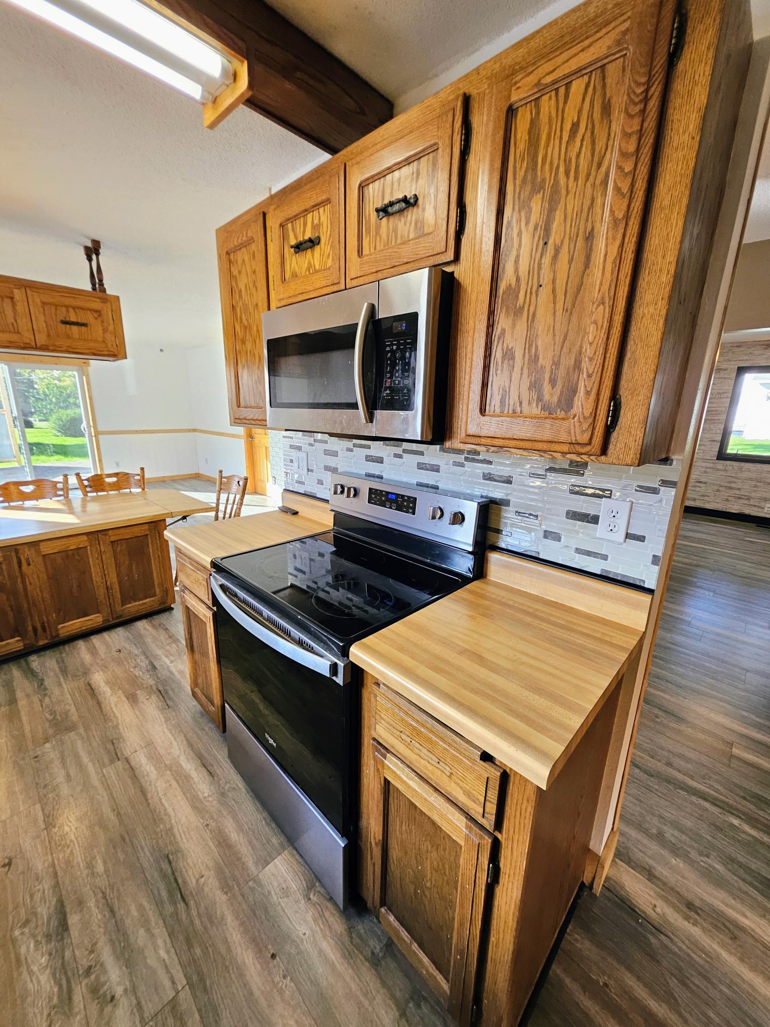 312 Melby Avenue Property Photo 12