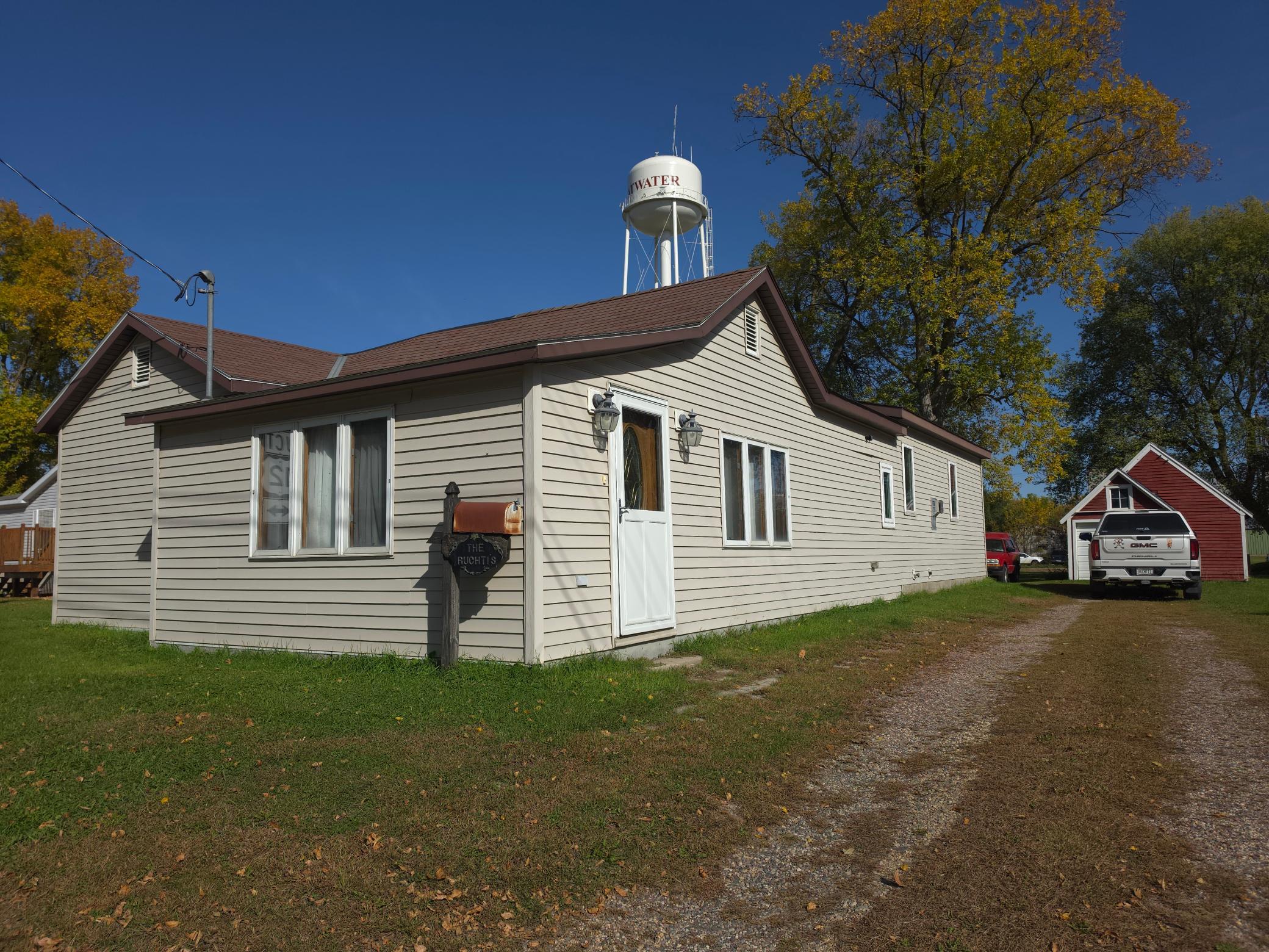 111 Main Street N Property Photo 1