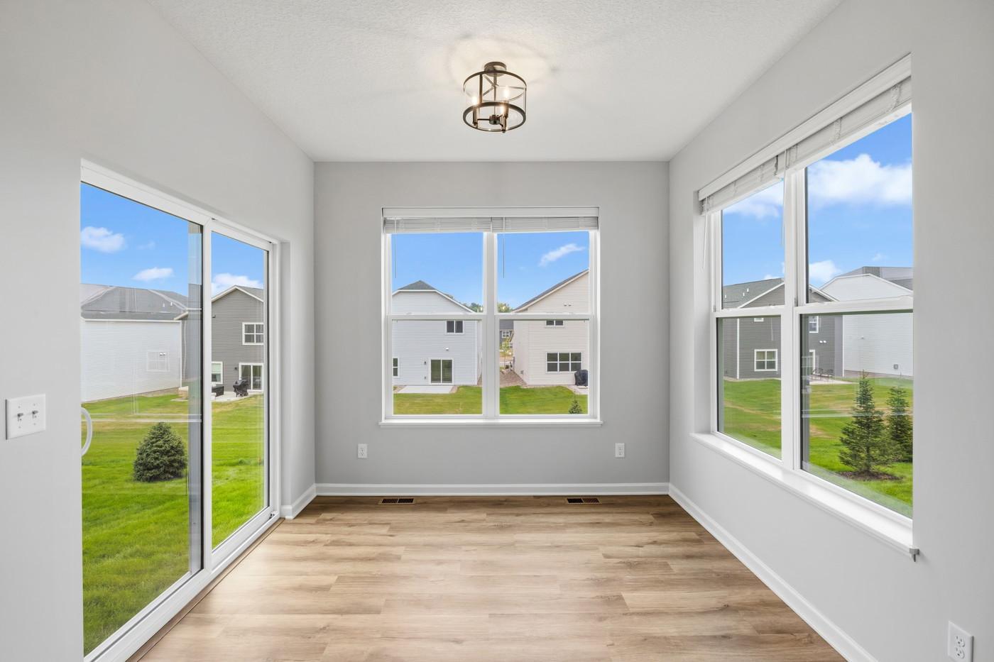 11627 16th Circle Ne Property Photo 4