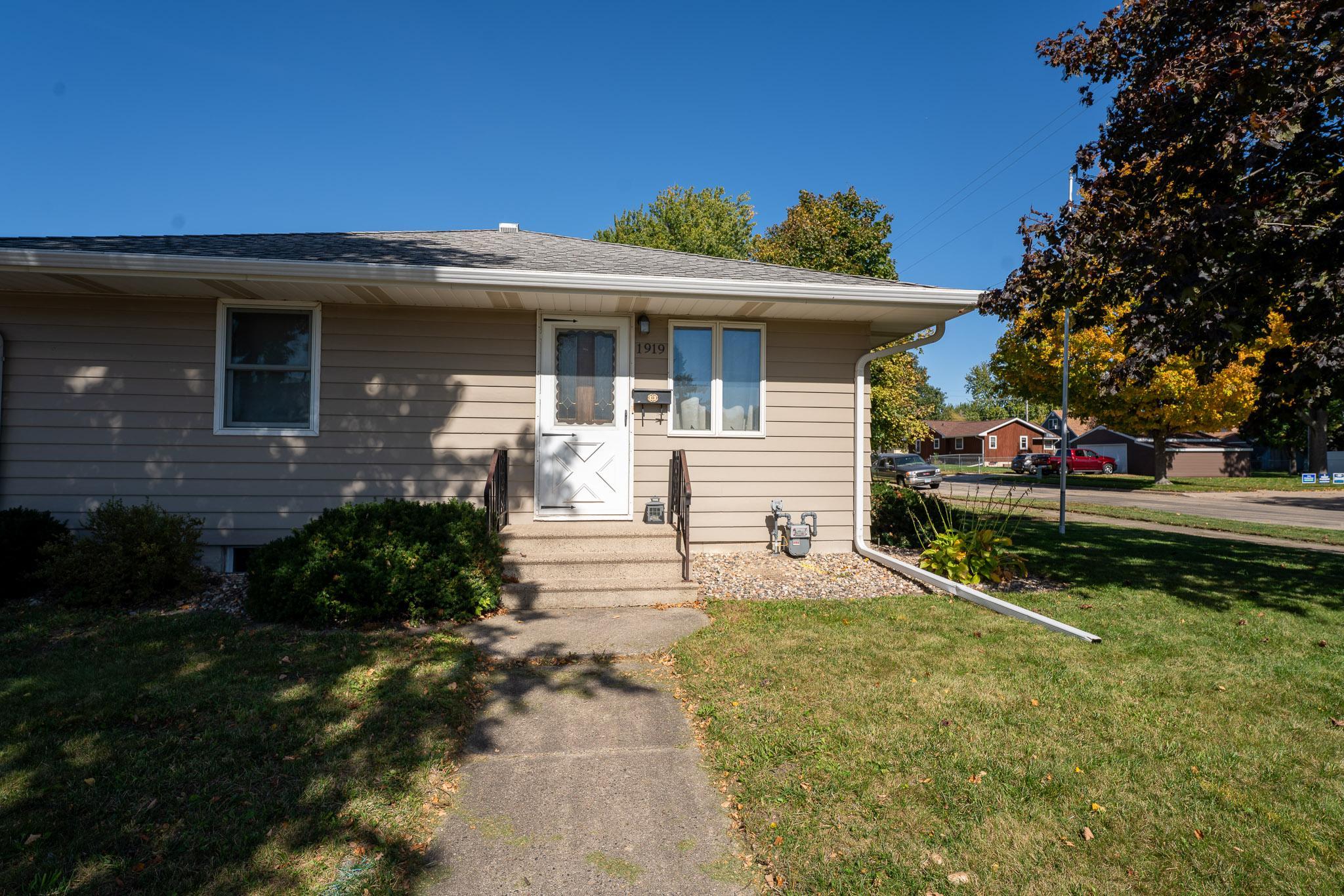 1919 5th Avenue Se Property Photo 3