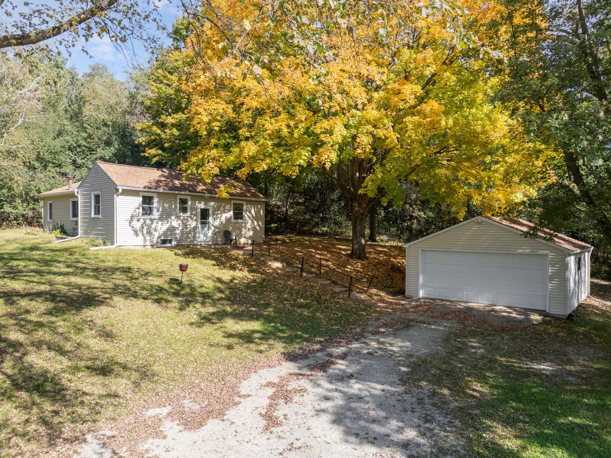 1240 Robin Lane Se Property Photo 1