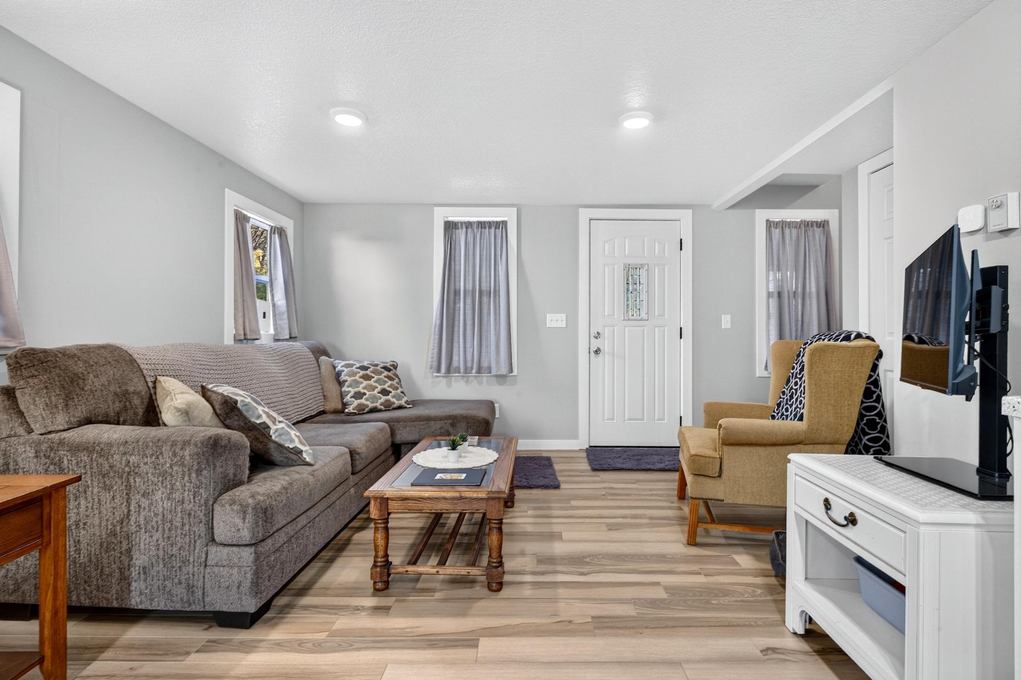 207 4th Street Ne Property Photo 8