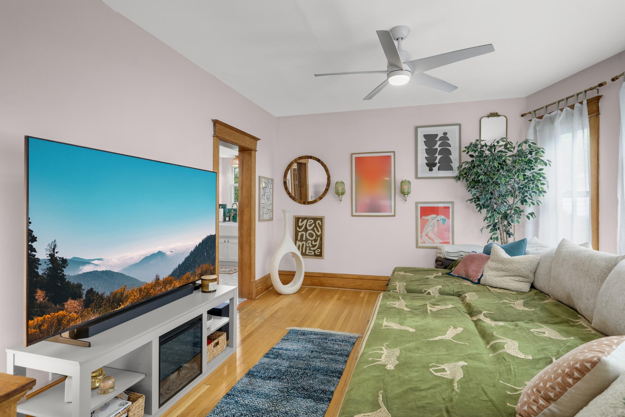 823 Armstrong Avenue Property Photo 8