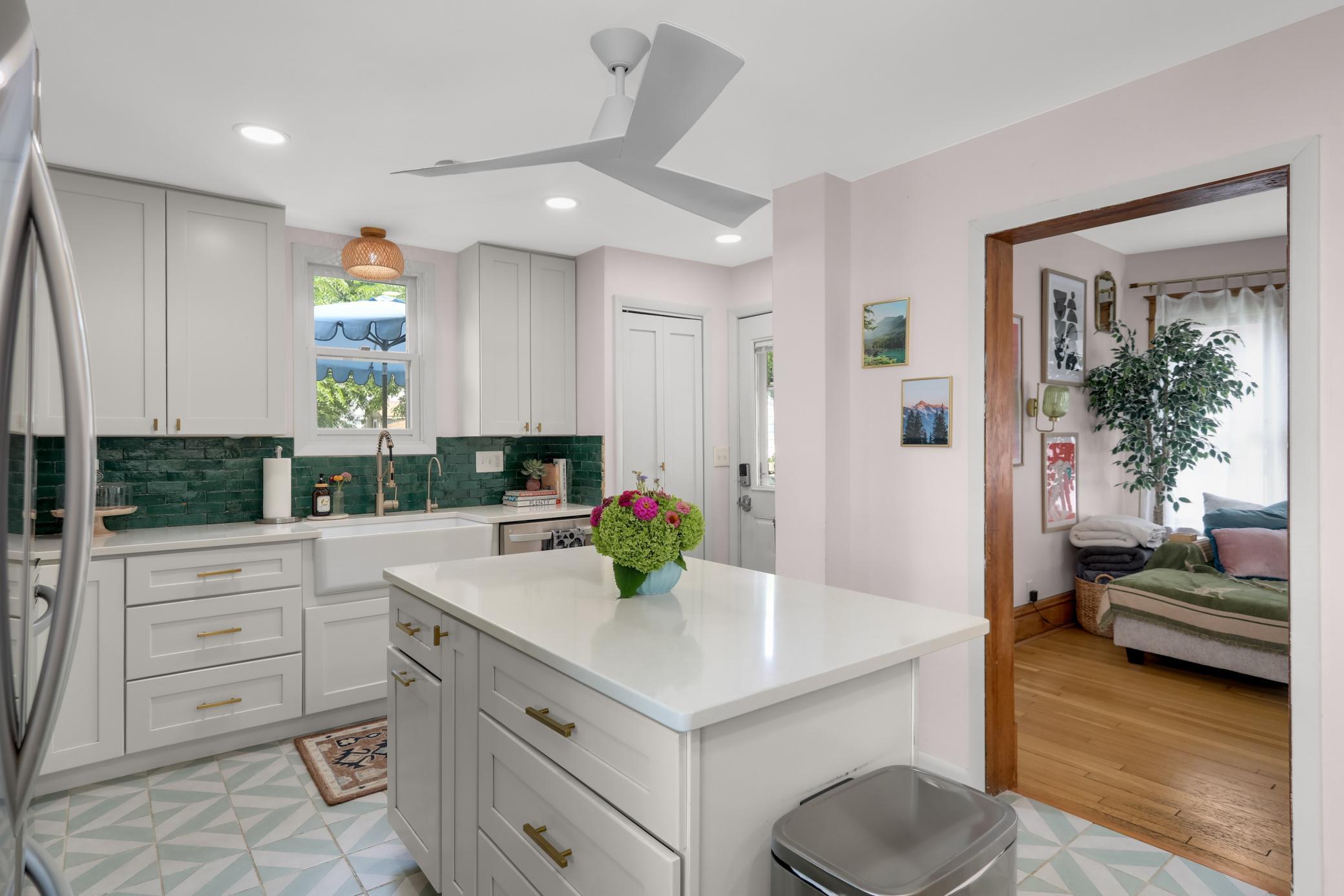 823 Armstrong Avenue Property Photo 12