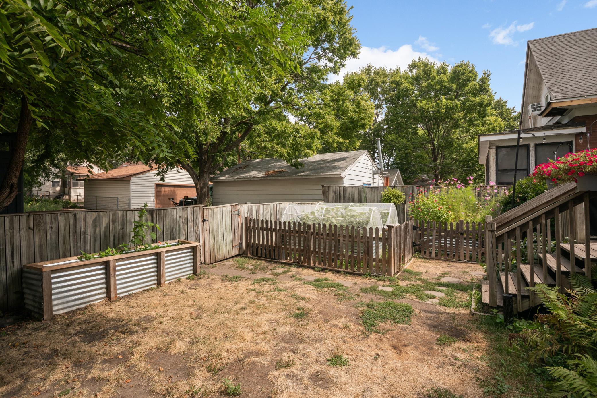 823 Armstrong Avenue Property Photo 29