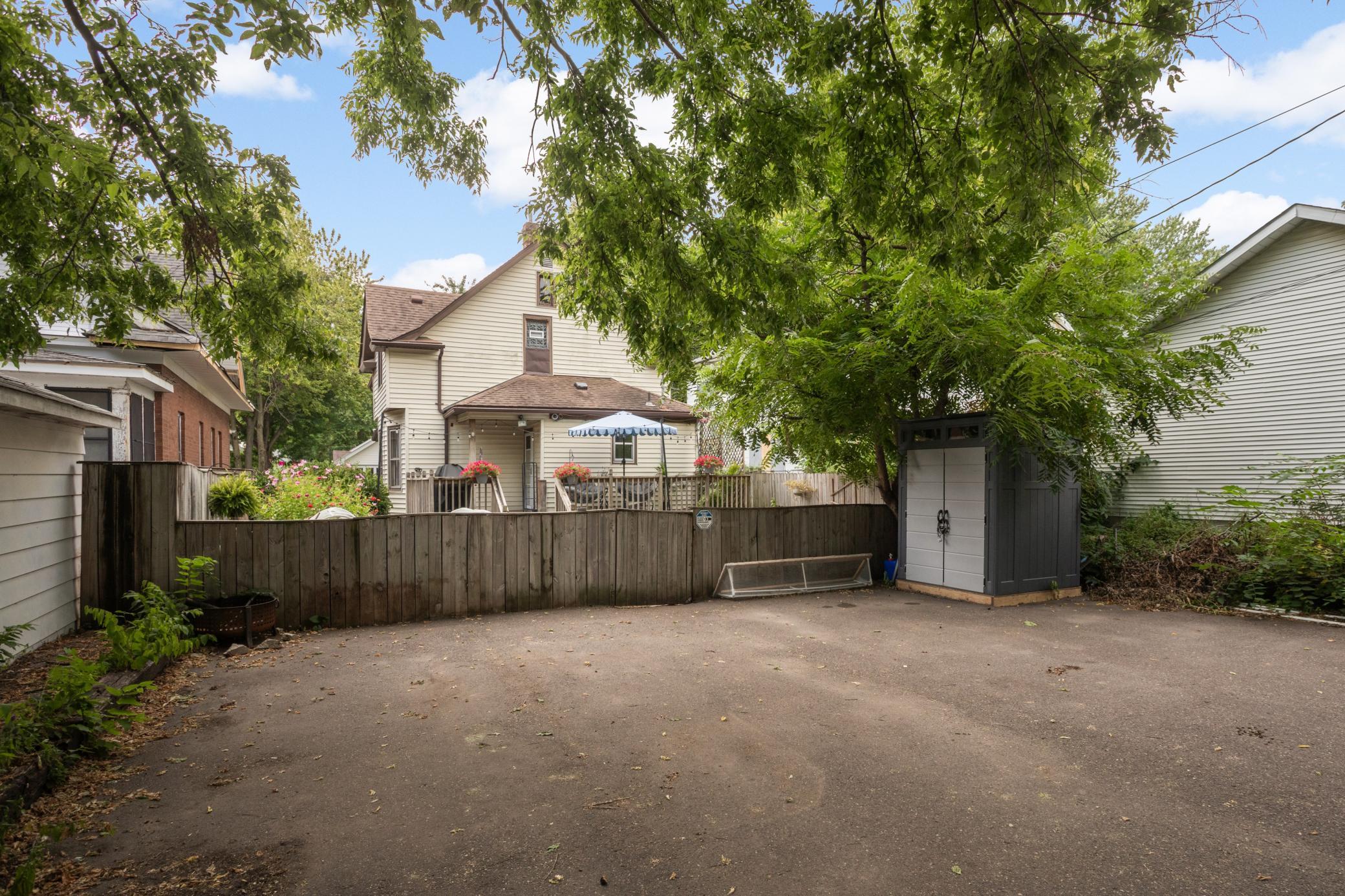 823 Armstrong Avenue Property Photo 31