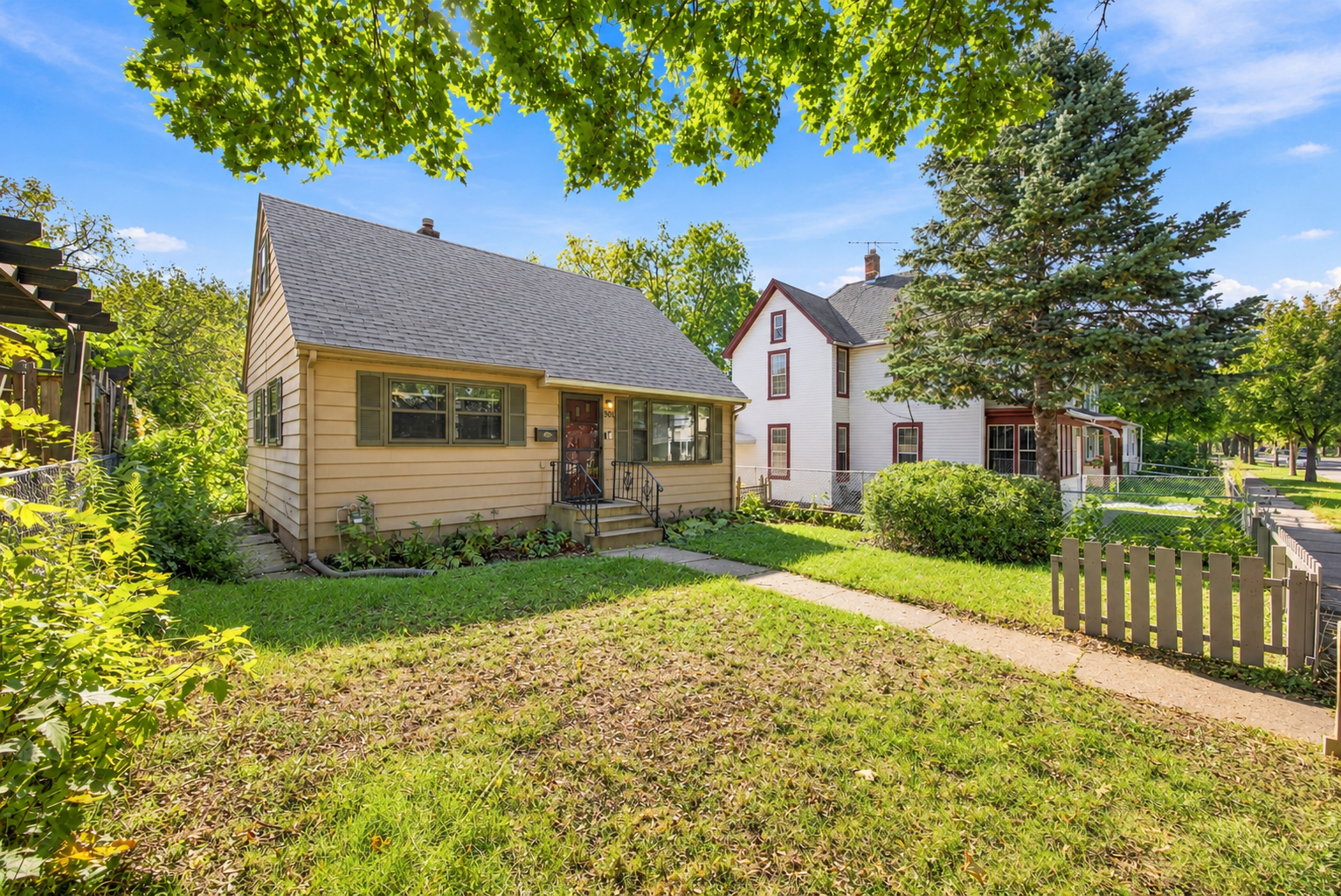 920 Magnolia Avenue E Property Photo 1